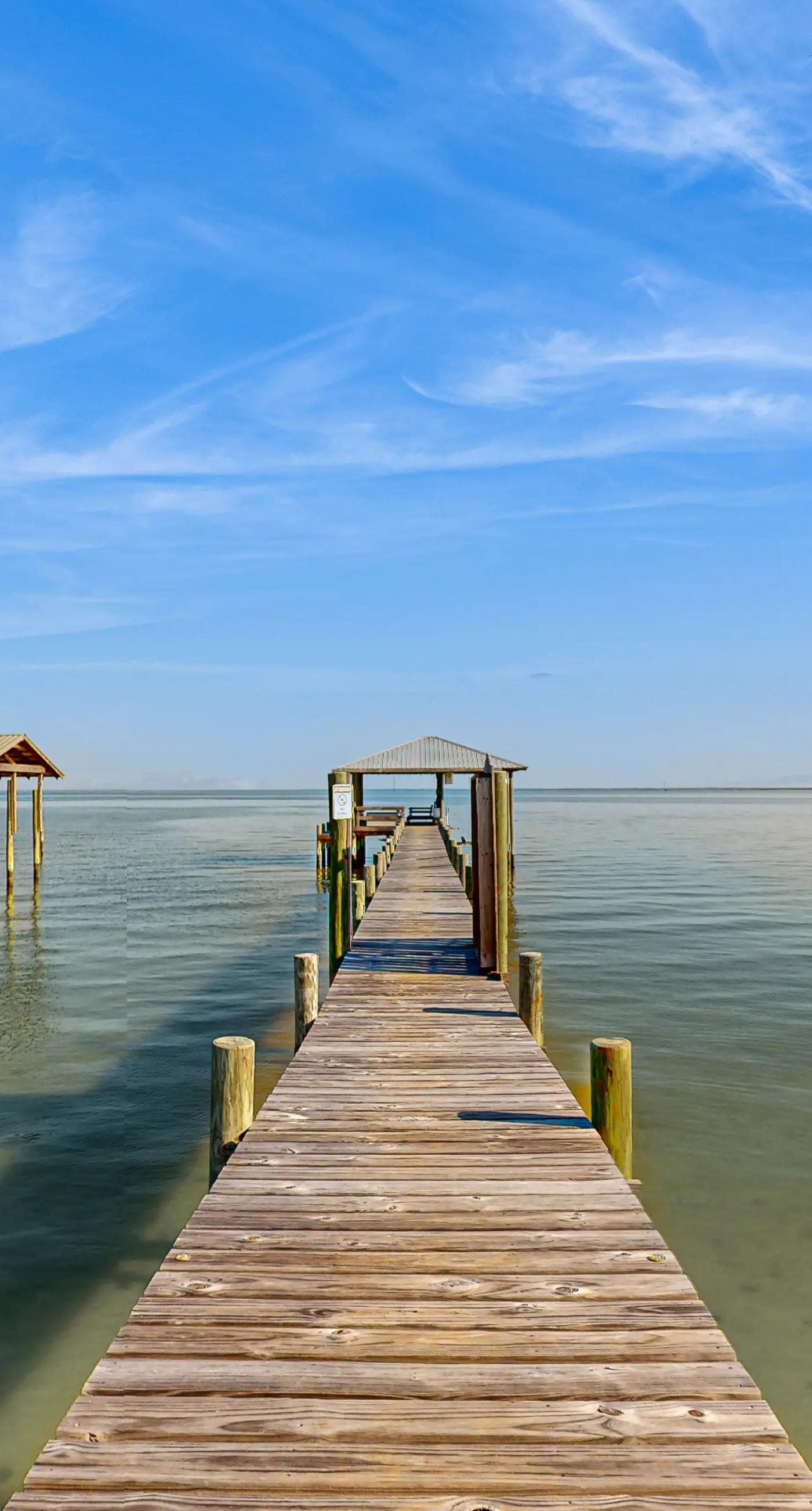 Island Gem on the Water With Private Dock, Large Deck, Gas Grill & WiFi - Dogs OK