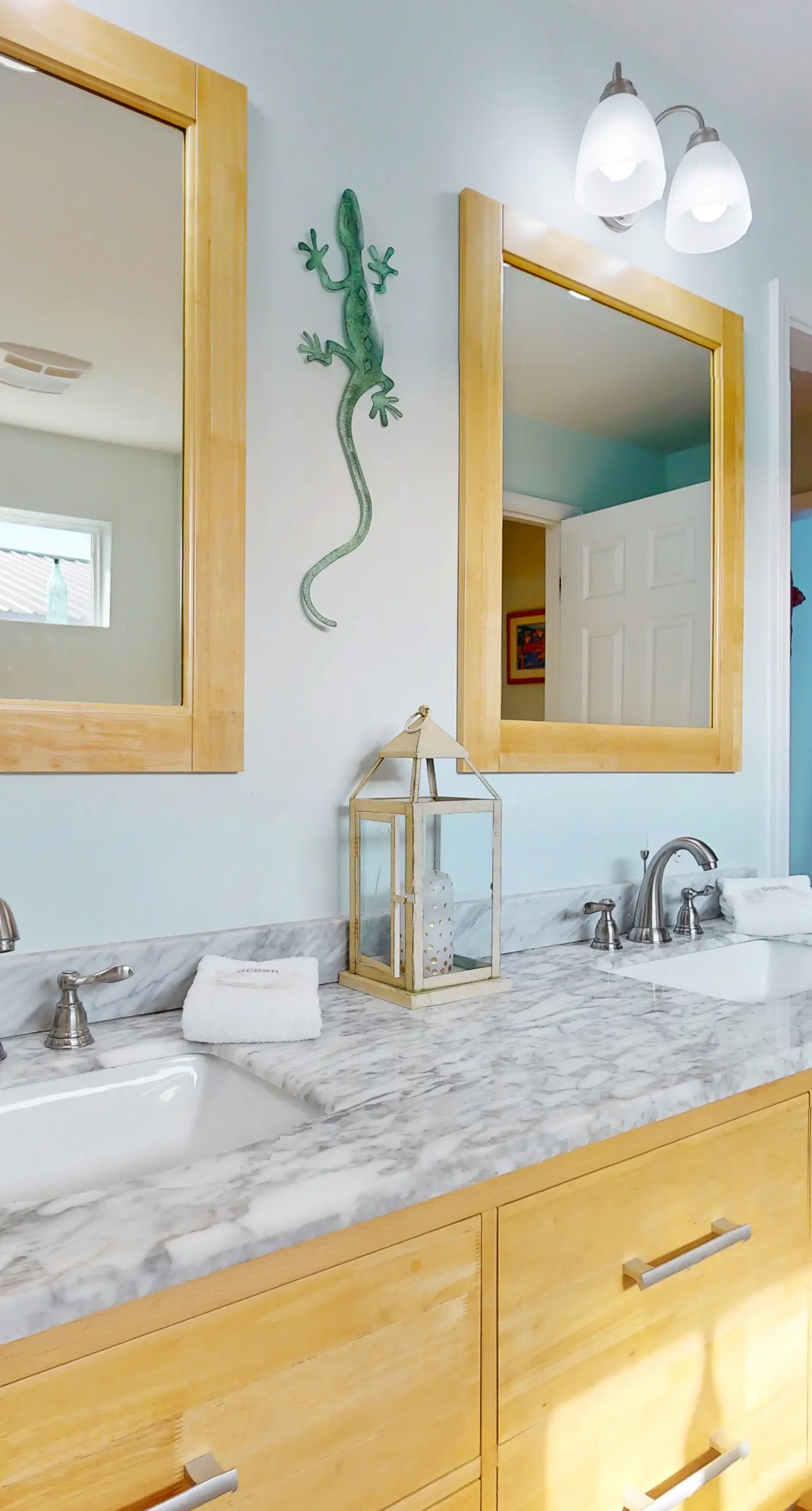 Island Gem on the Water With Private Dock, Large Deck, Gas Grill & WiFi - Dogs OK