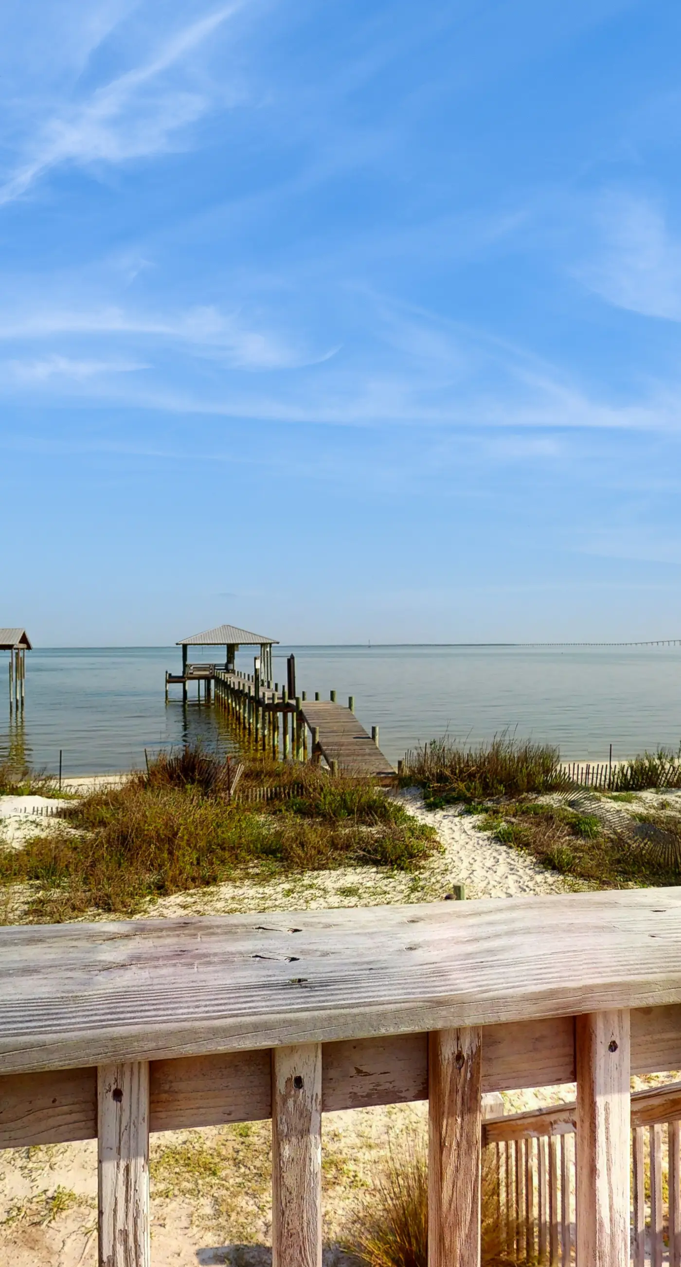 Island Gem on the Water With Private Dock, Large Deck, Gas Grill & WiFi - Dogs OK