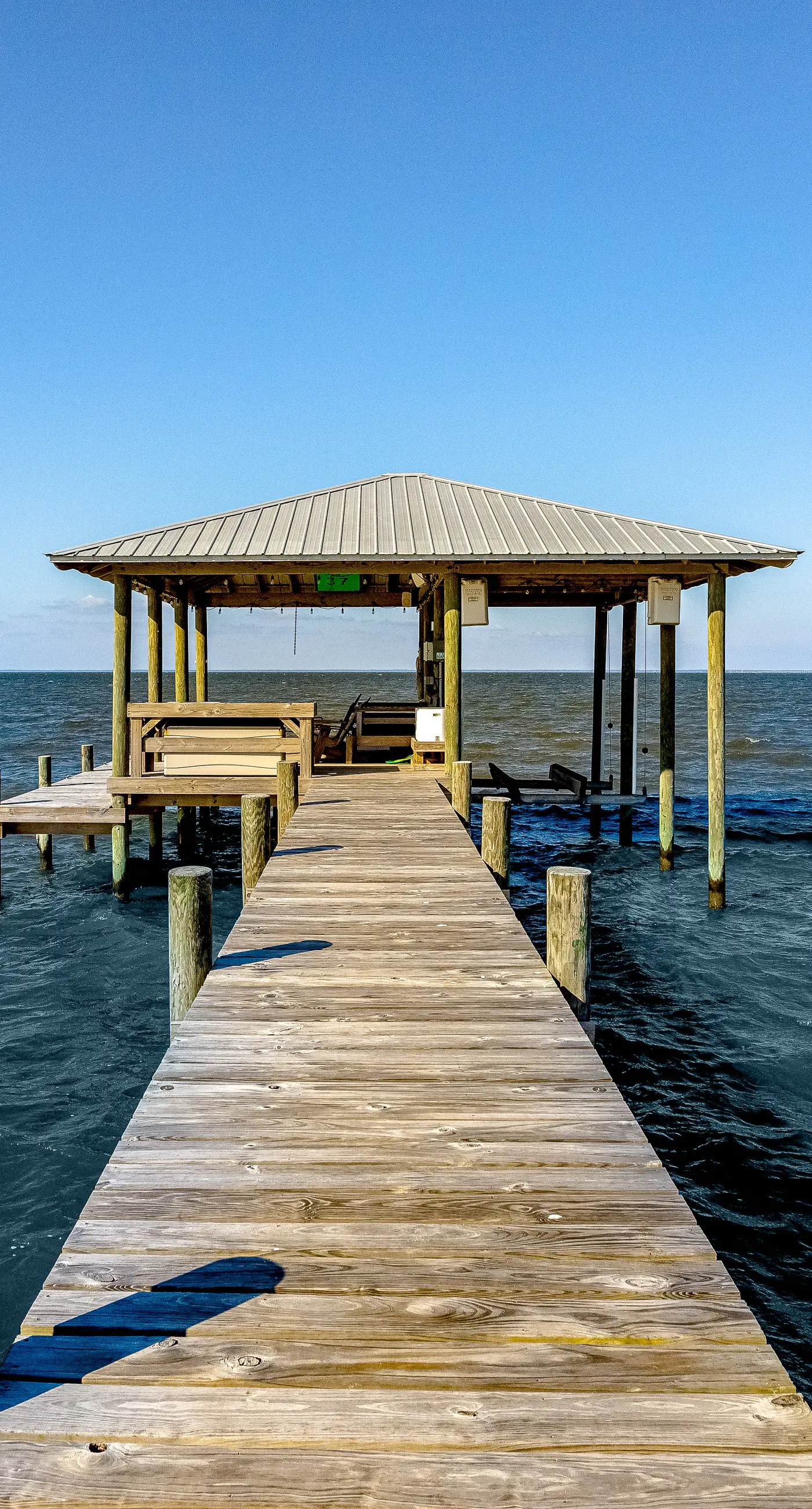 Island Gem on the Water With Private Dock, Large Deck, Gas Grill & WiFi - Dogs OK