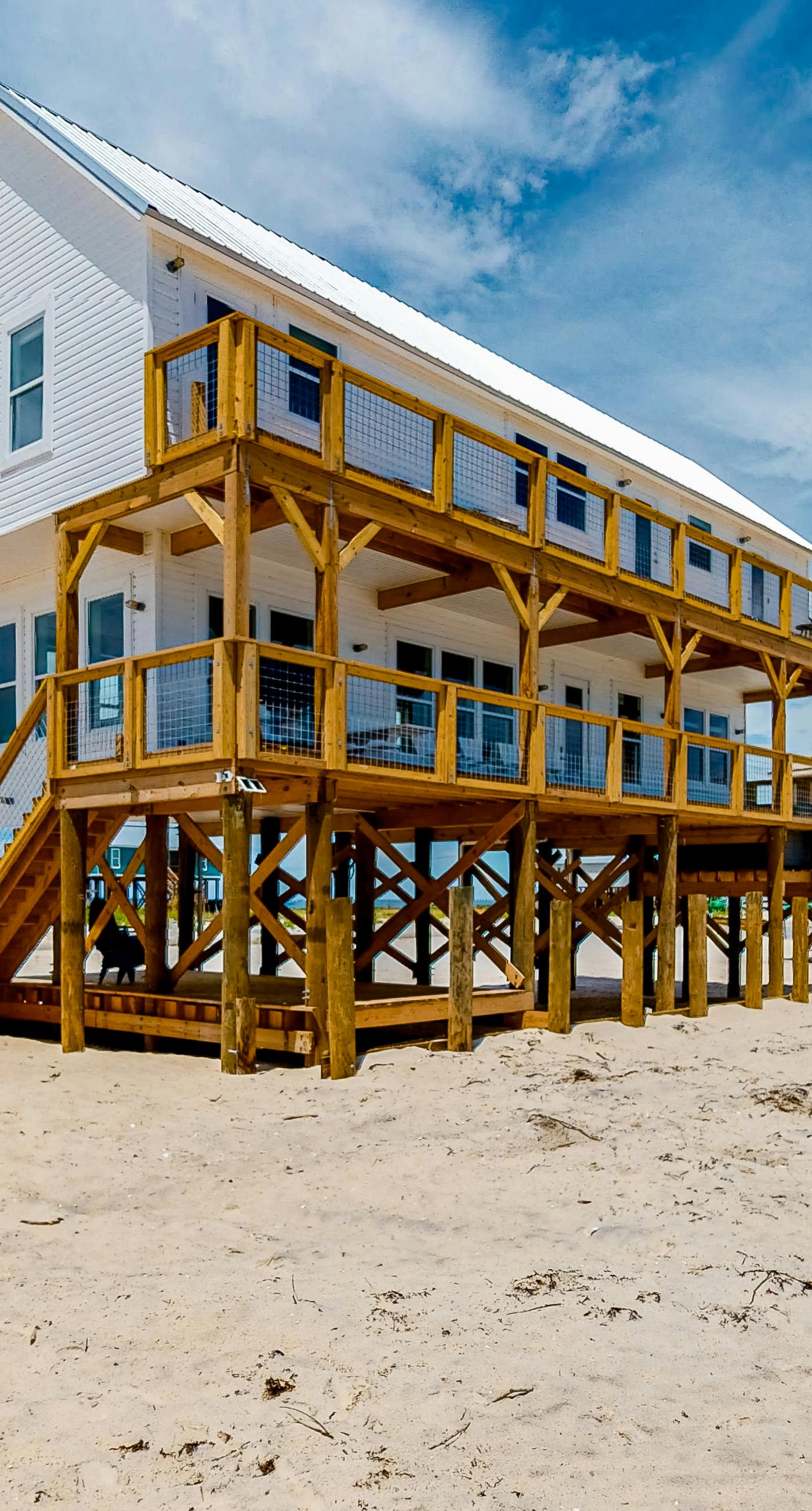 Gulf Front Paradise - Swim Spa, Dolphin Spotting, and Beach at Your Doorstep