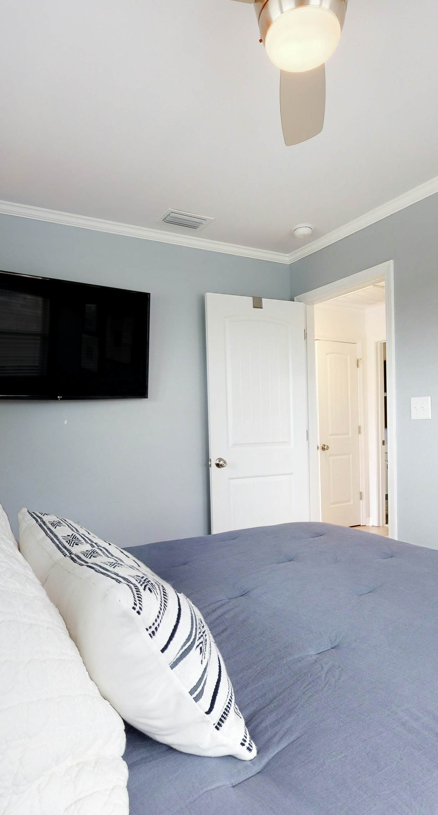 Bay view home with WiFi, central ac, & decks - snowbirds, dogs welcome