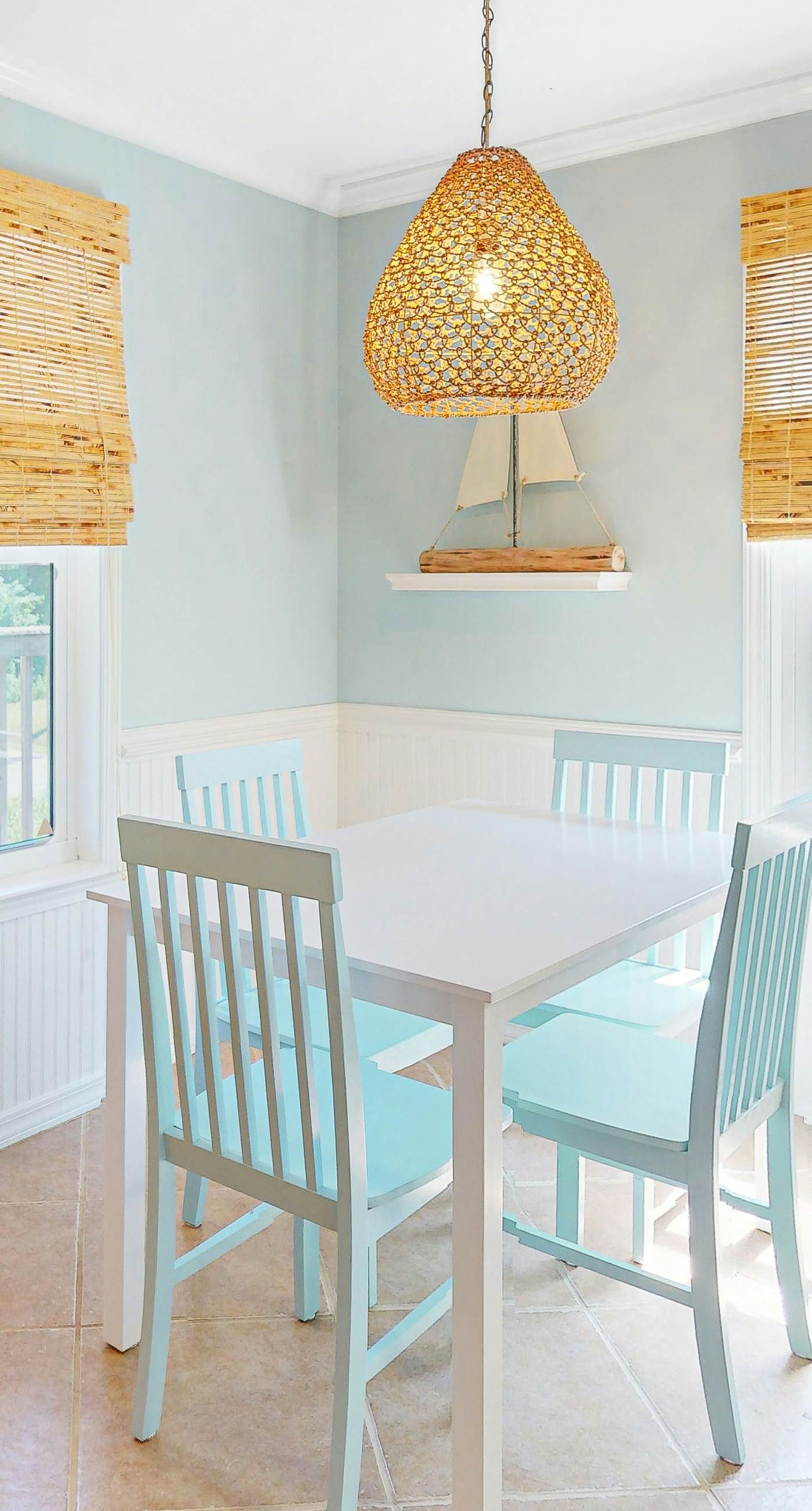 Dog-friendly, corner townhome steps from the beach with patio & WiFi