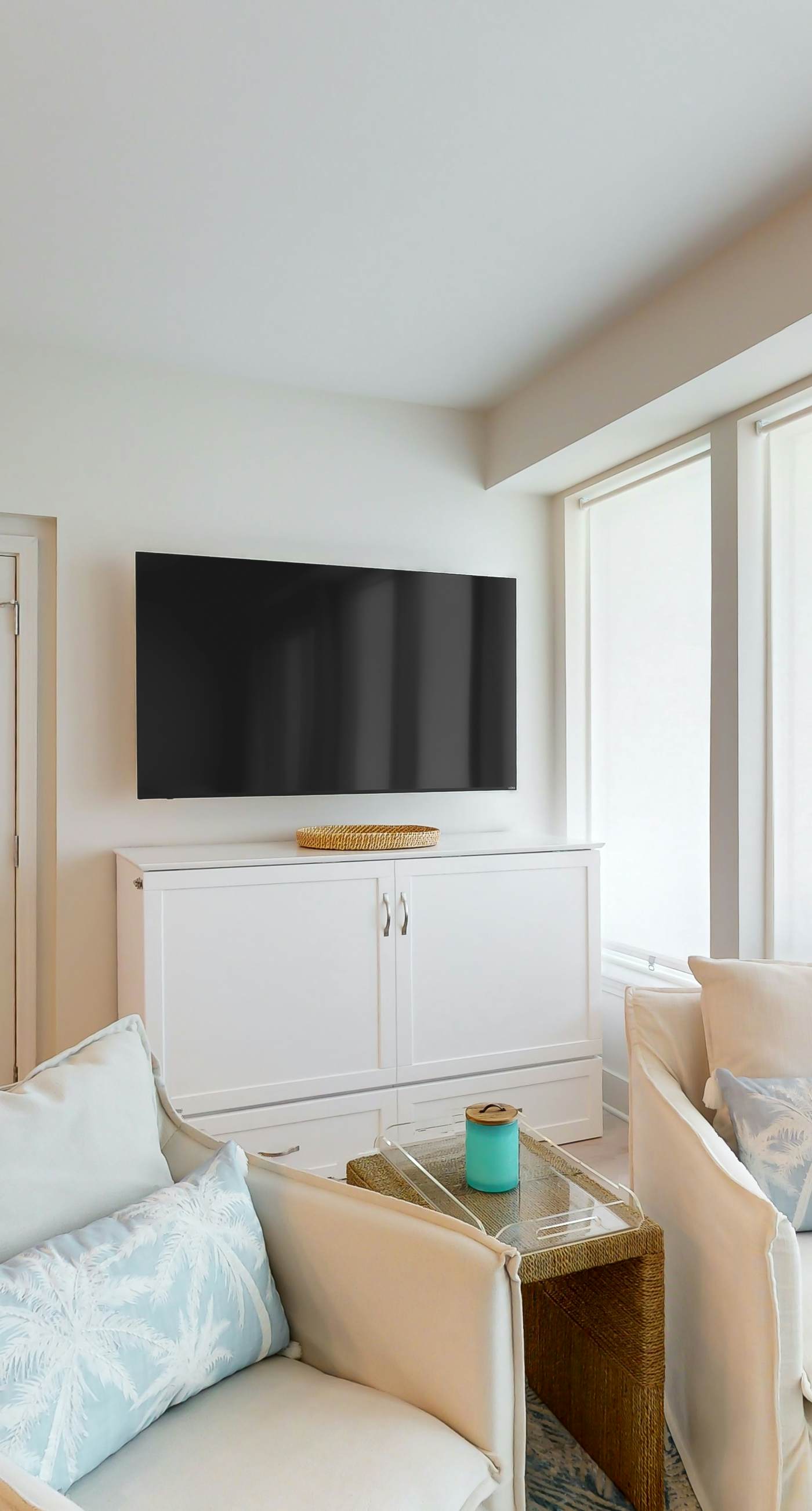 Brand-new beach condo with pool, hot tub, AC & washer/dryer