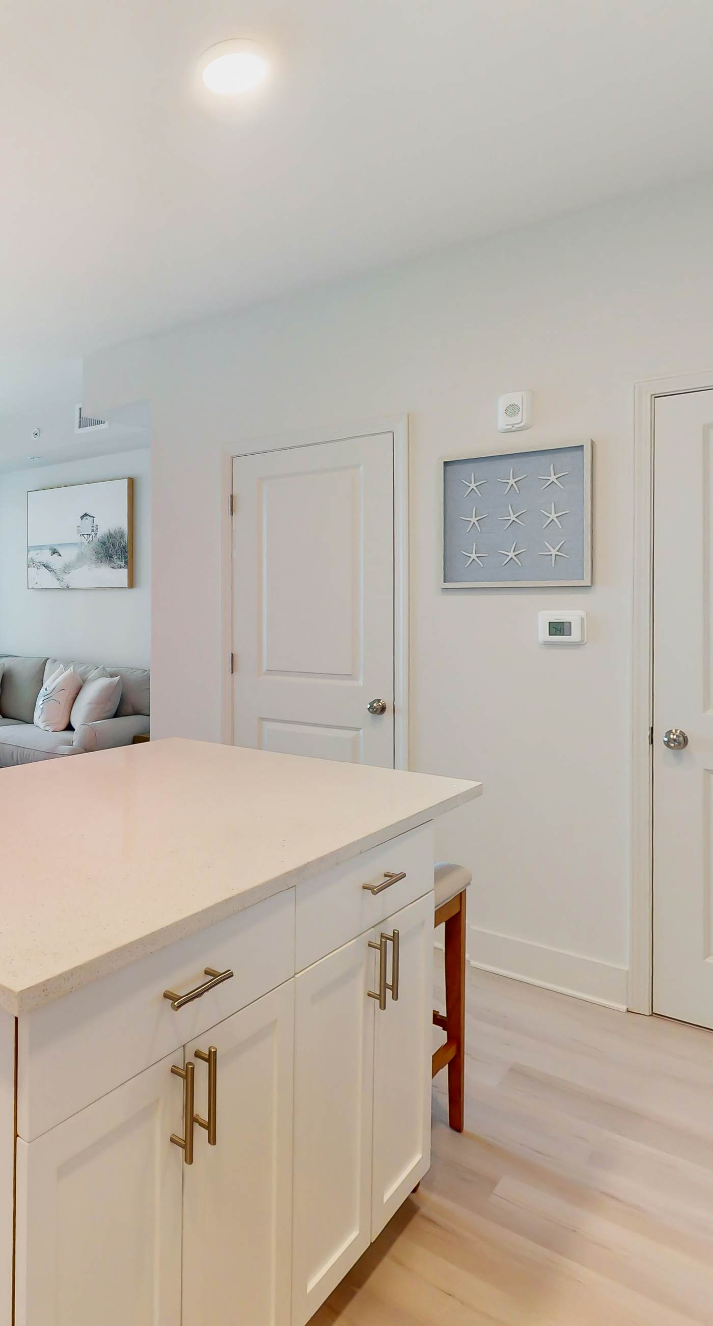 Brand-new beach condo with pool, hot tub, AC & washer/dryer