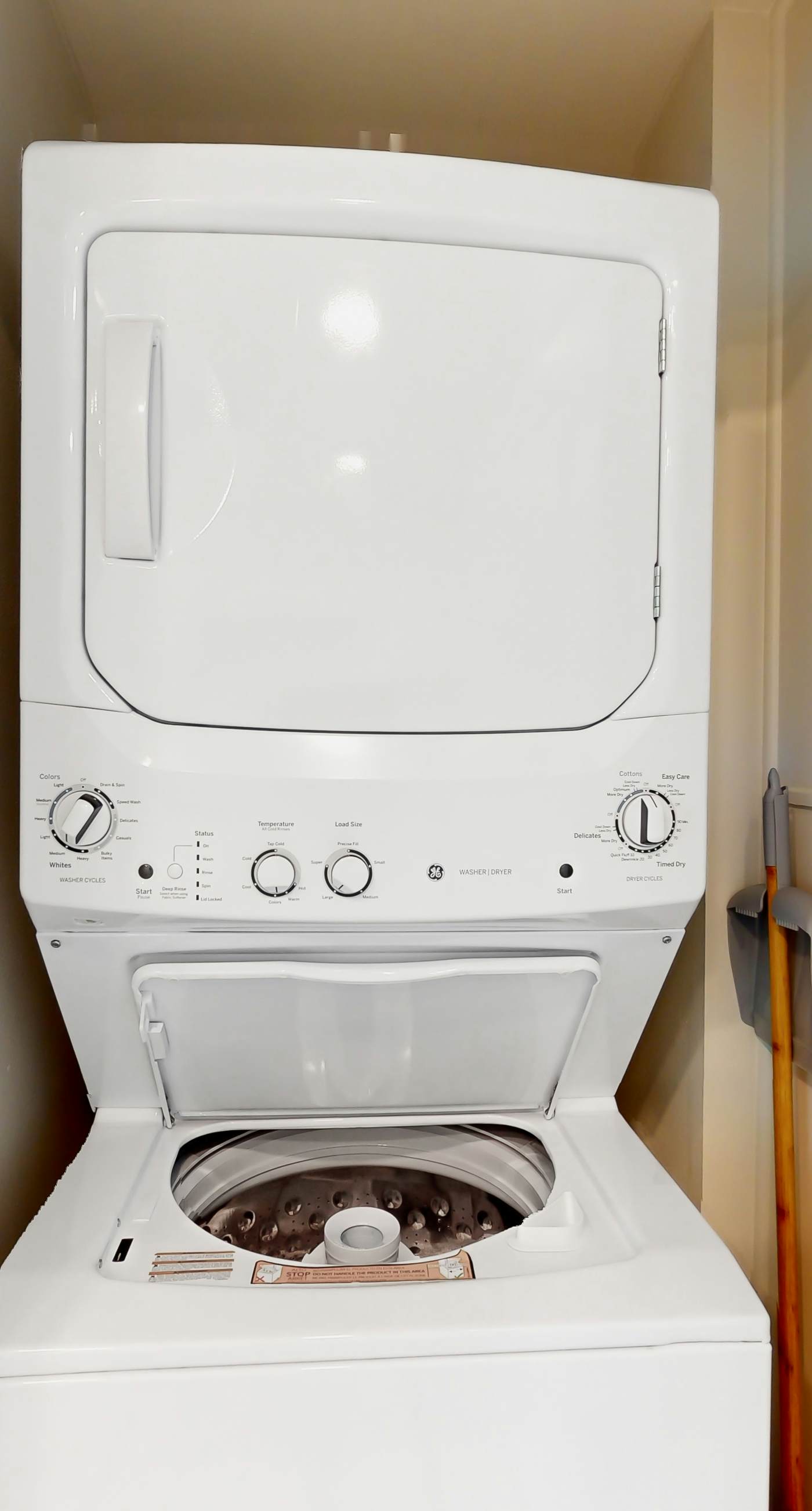 Brand-new beach condo with pool, hot tub, AC & washer/dryer