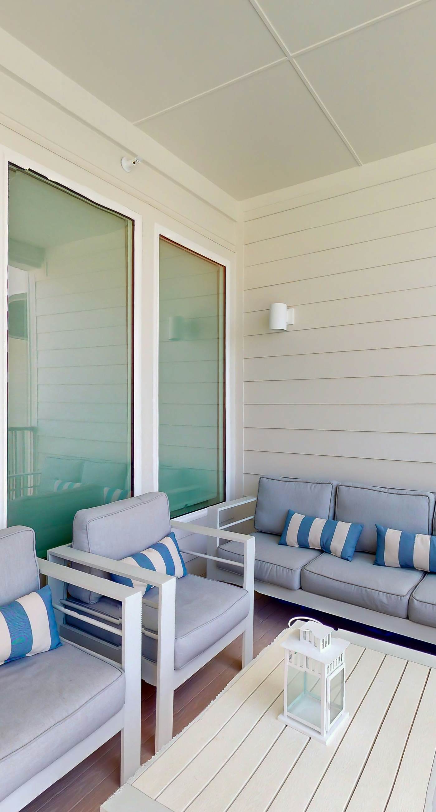 Brand-new beach condo with pool, hot tub, AC & washer/dryer