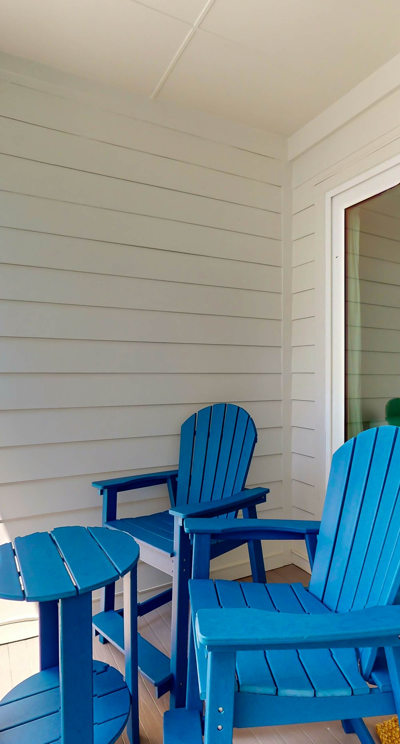 Brand-new beach condo with pool, hot tub, AC & washer/dryer