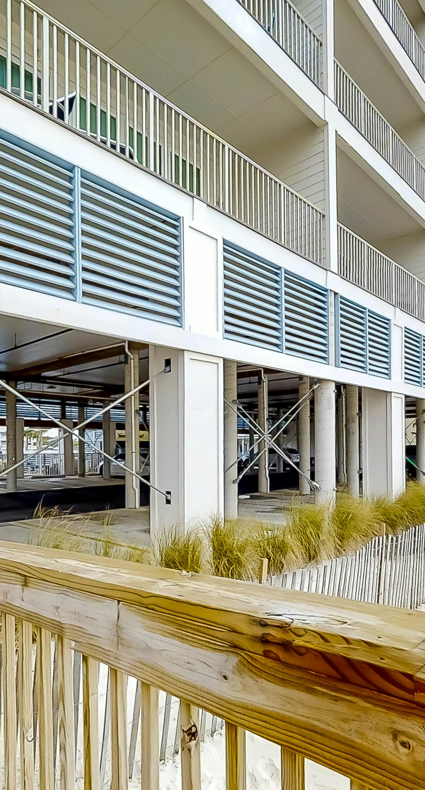 Brand-new beach condo with pool, hot tub, AC & washer/dryer