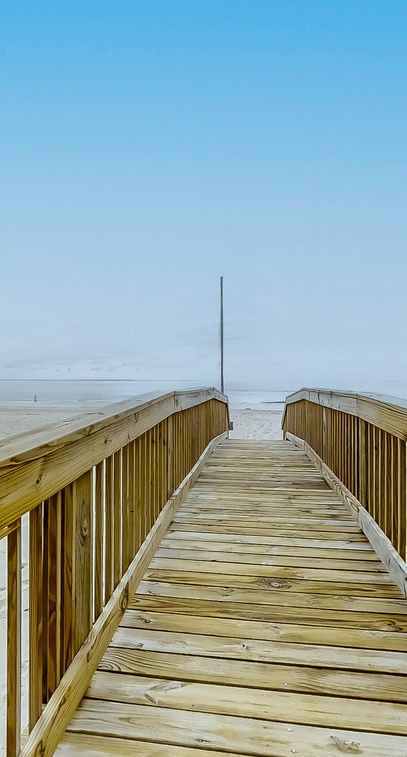 Brand-new beach condo with pool, hot tub, AC & washer/dryer