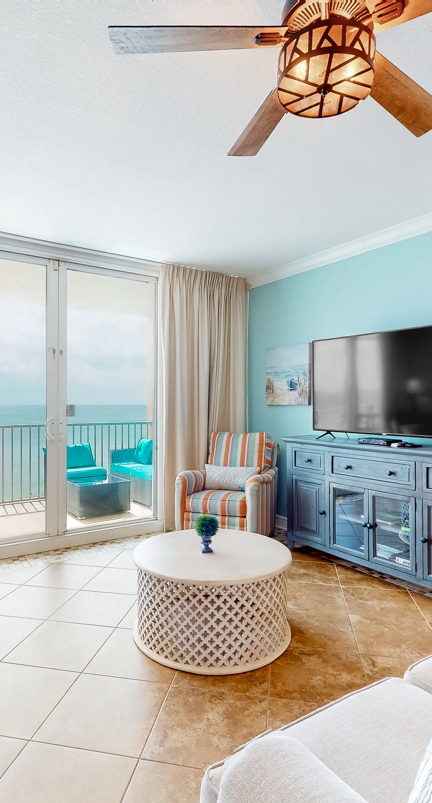 Oceanfront 10th-floor condo with balcony, great view, W&D, & pool access