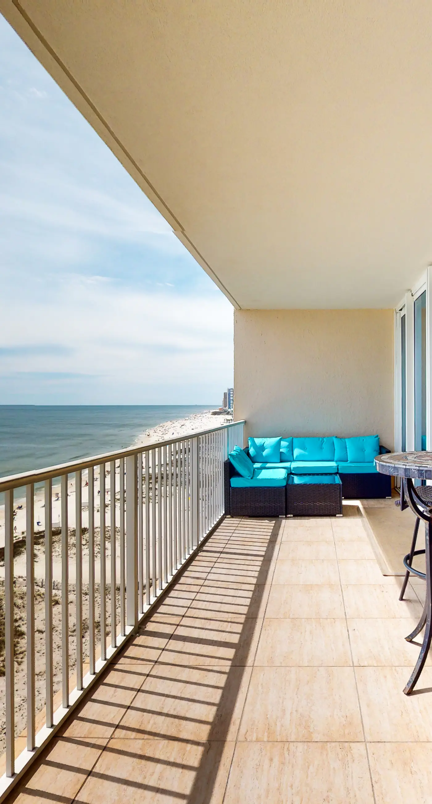 Oceanfront 10th-floor condo with balcony, great view, W&D, & pool access