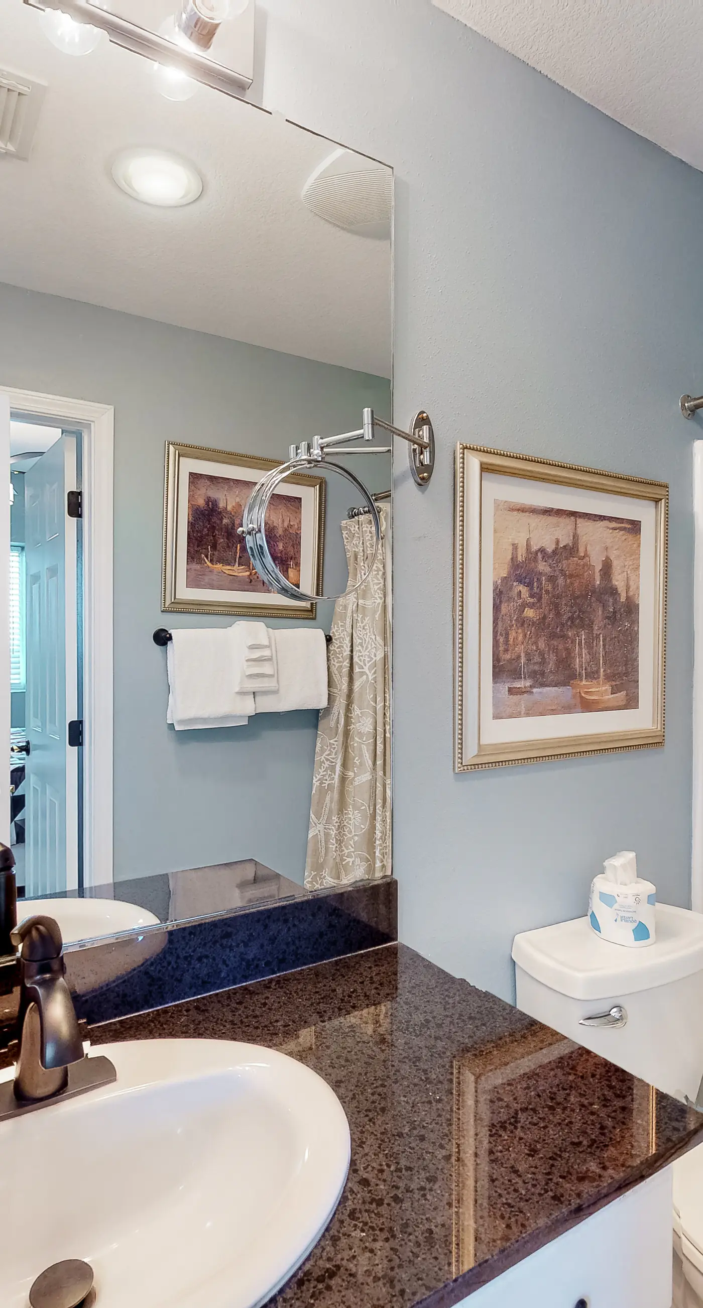 Oceanfront 10th-floor condo with balcony, great view, W&D, & pool access