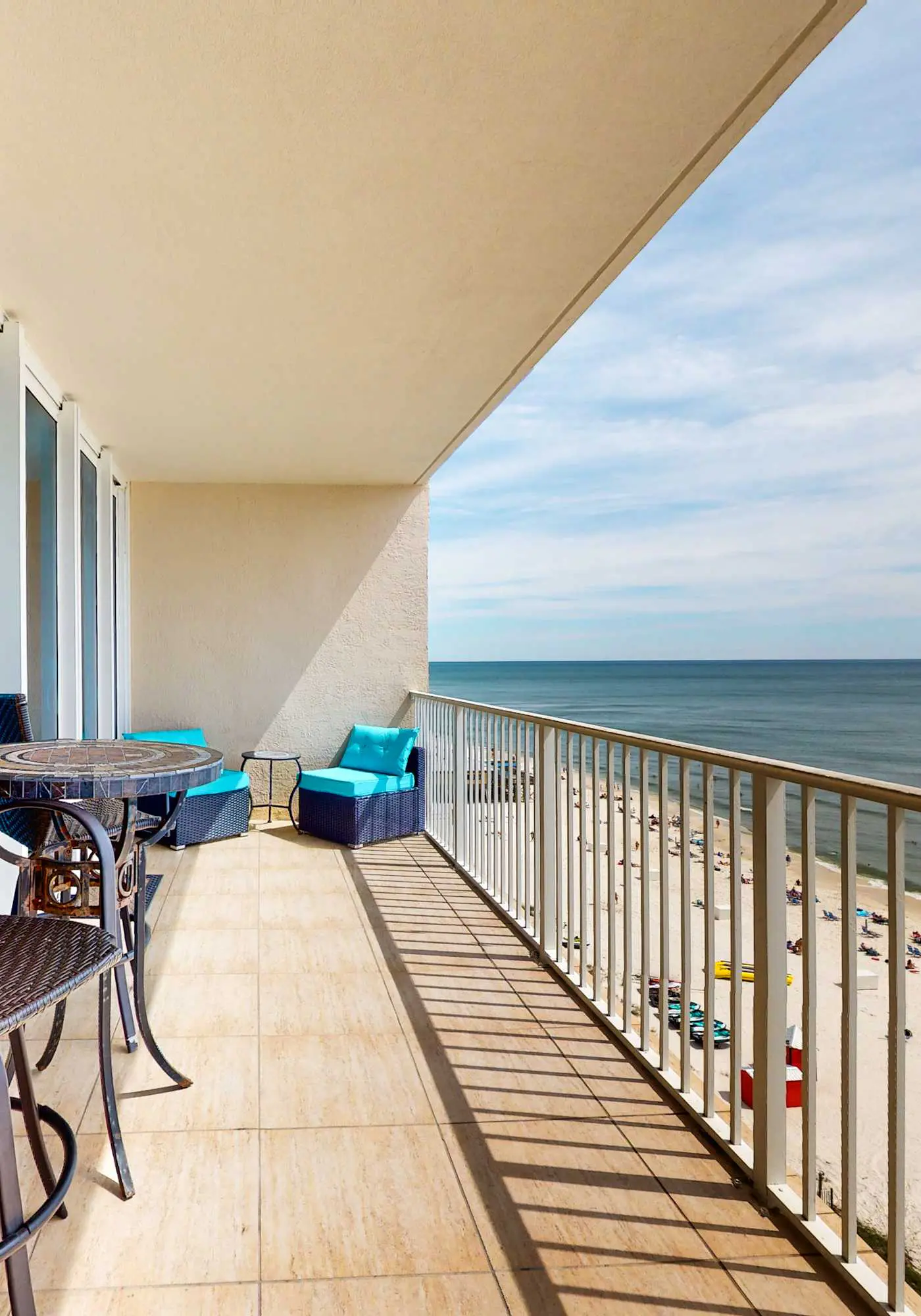 Oceanfront 10th-floor condo with balcony, great view, W&D, & pool access