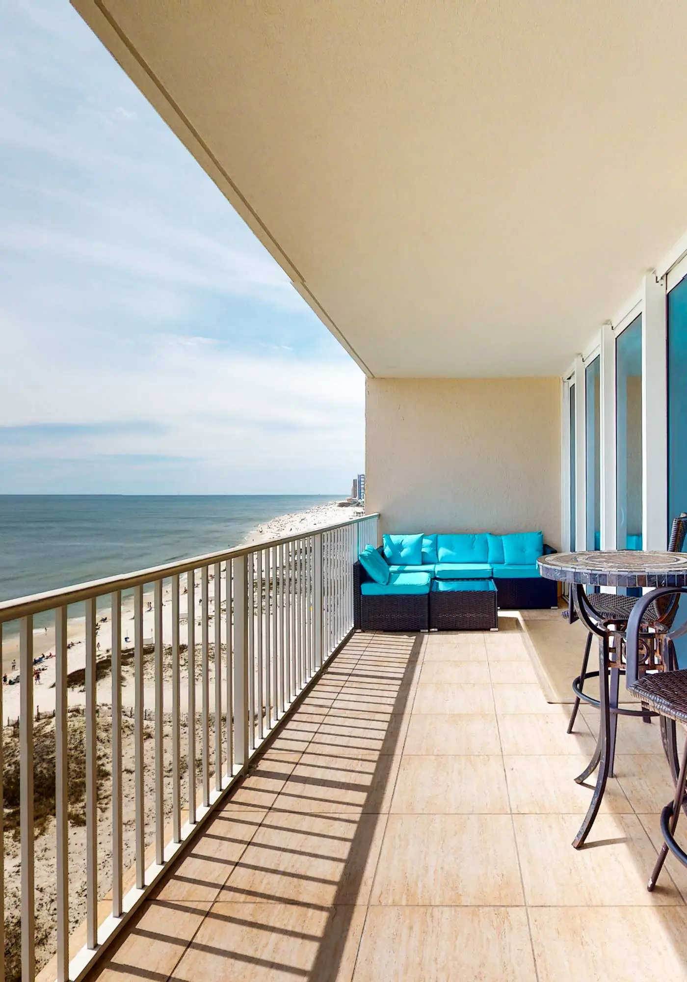 Oceanfront 10th-floor condo with balcony, great view, W&D, & pool access