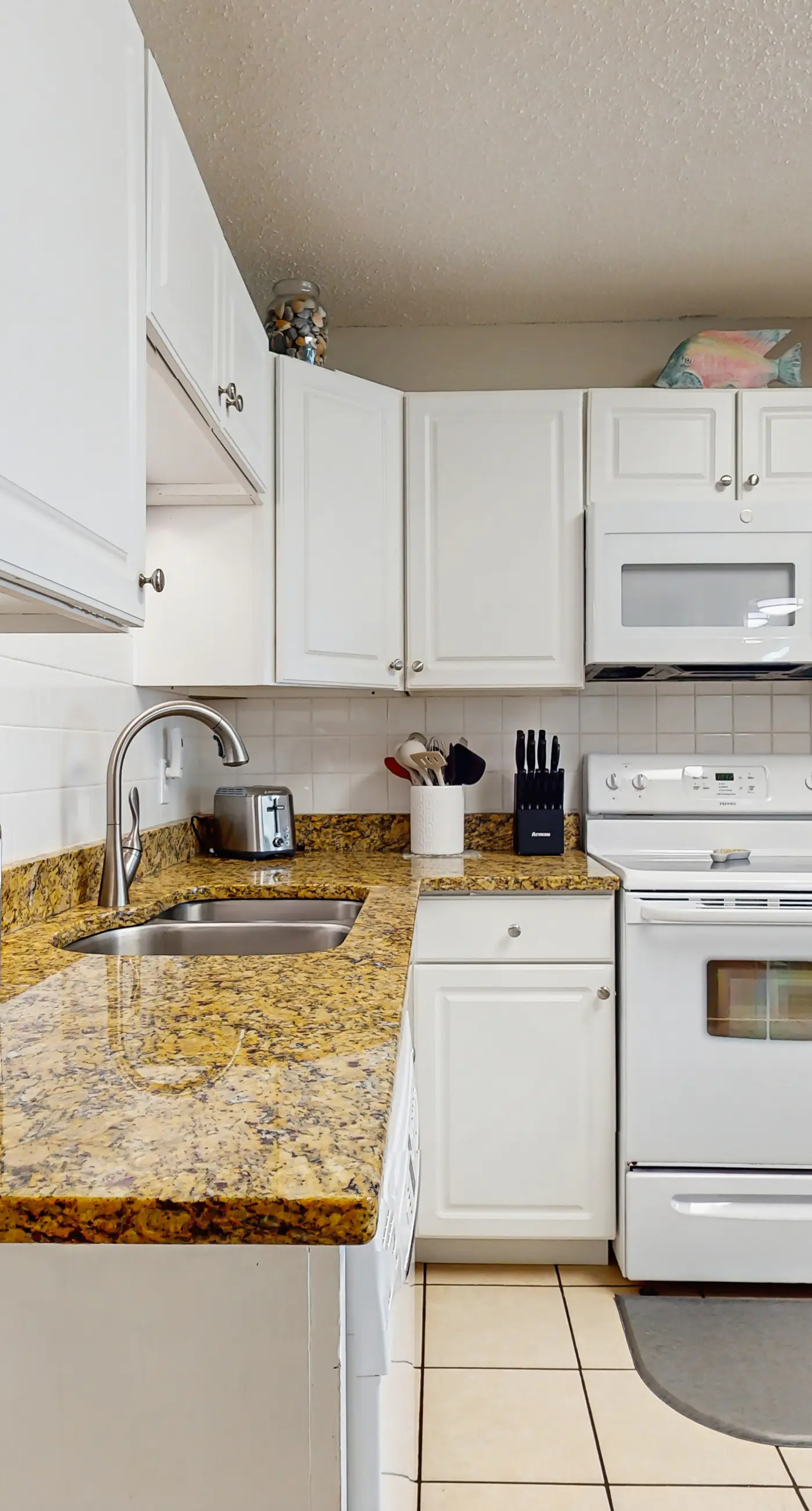 Gorgeous top-floor beachfront condo with indoor pool, hot tub, sauna, & gym