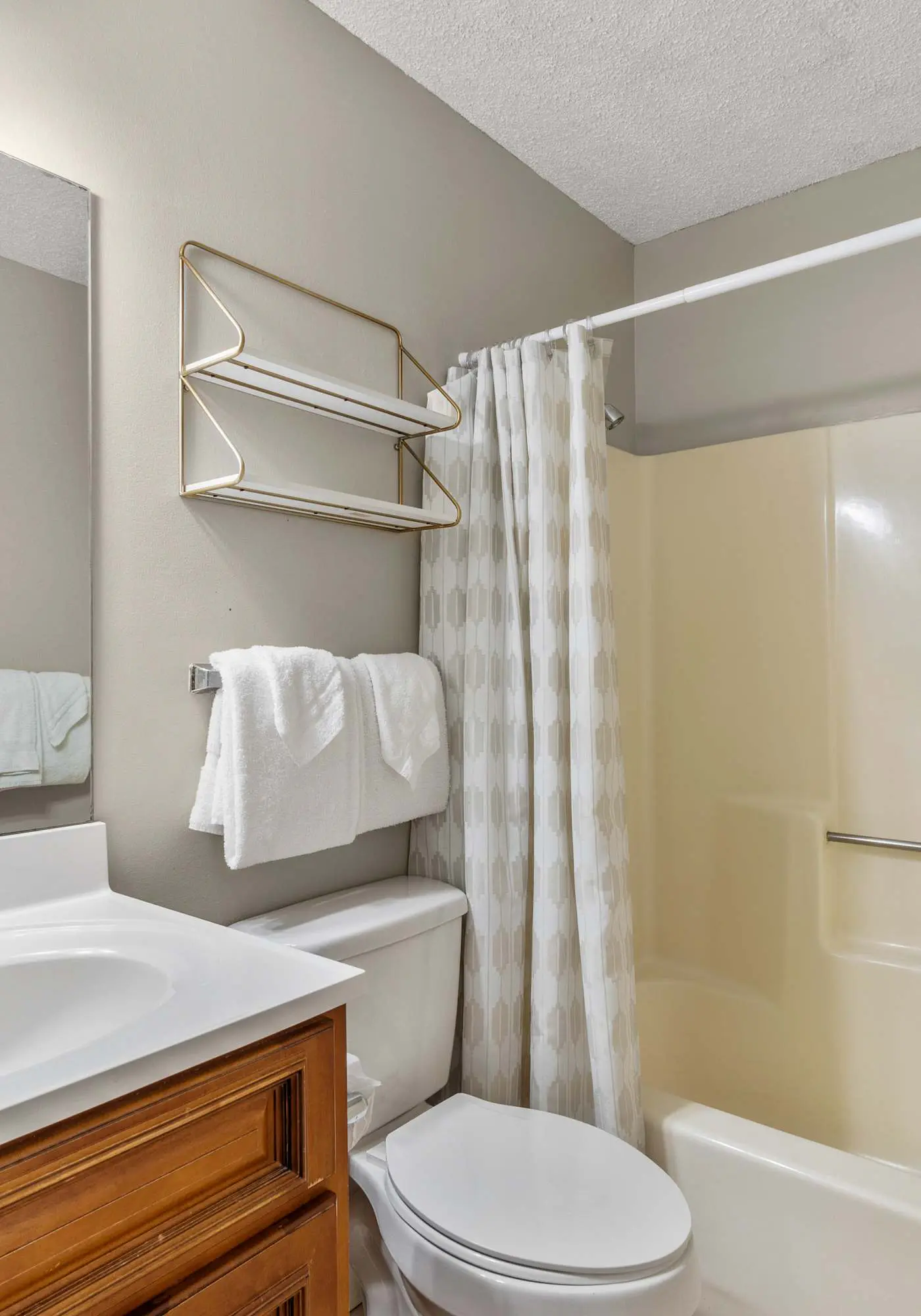 Gorgeous top-floor beachfront condo with indoor pool, hot tub, sauna, & gym
