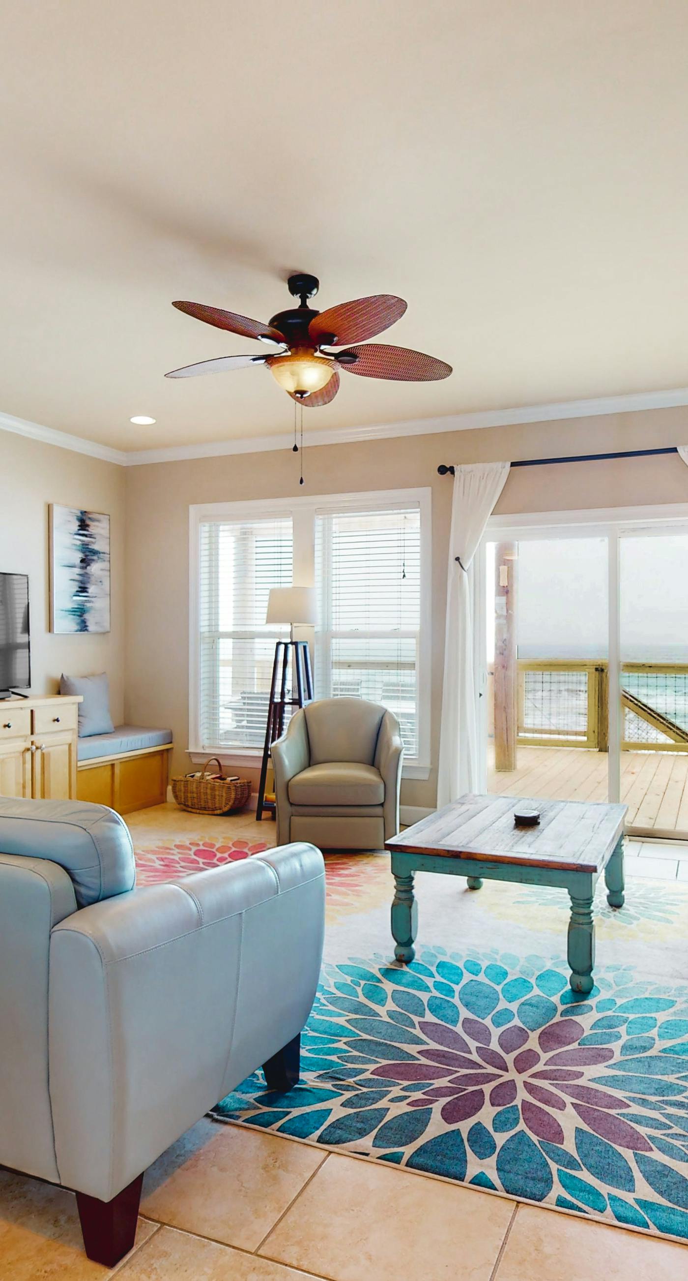 Oceanfront home with ocean views, private washer/dryer & lower deck