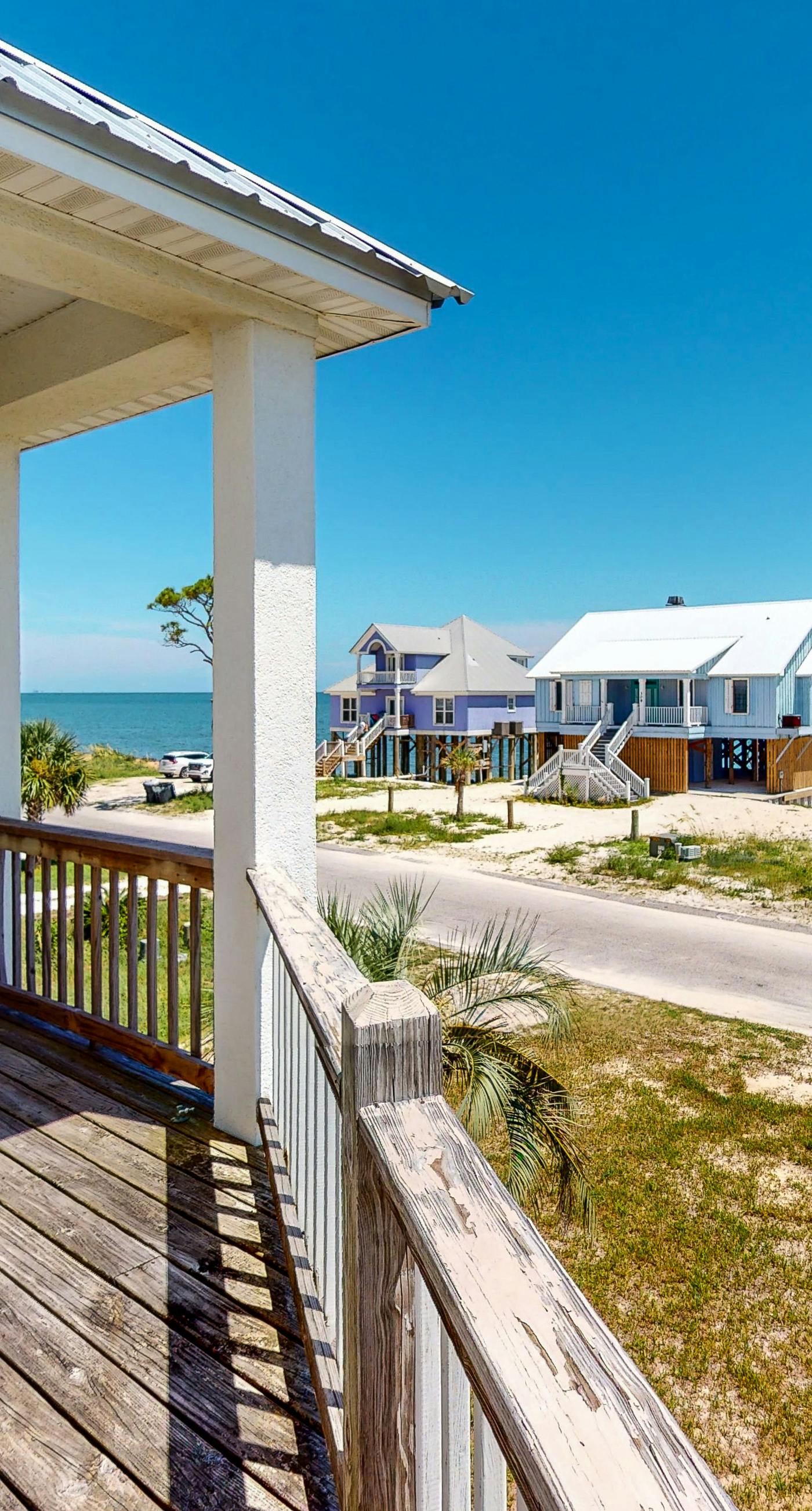 Fantastic beachfront home with full kitchen, central AC, & washer,dryer