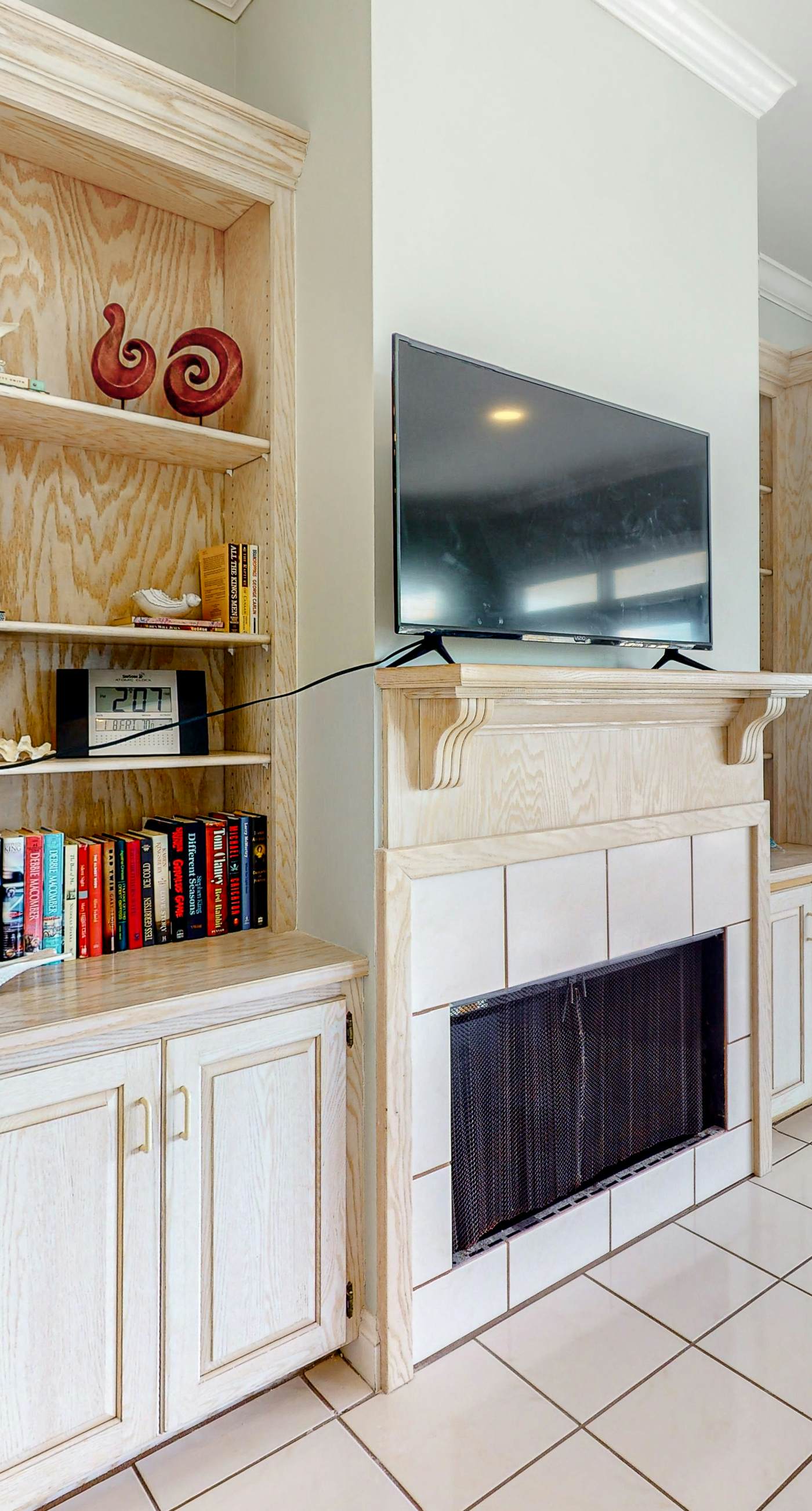 Fantastic beachfront home with full kitchen, central AC, & washer,dryer