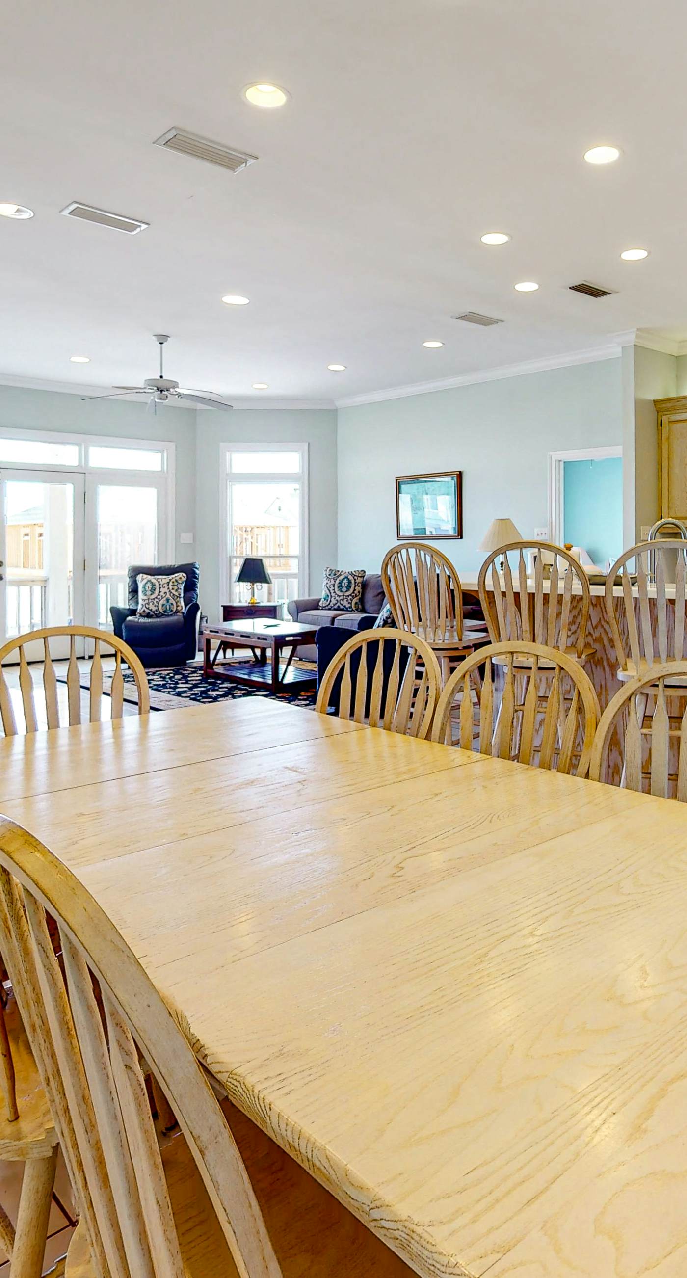 Fantastic beachfront home with full kitchen, central AC, & washer,dryer