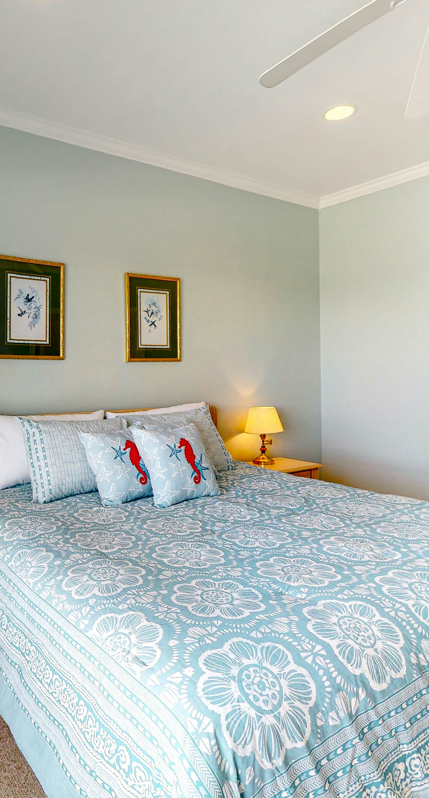 Fantastic beachfront home with full kitchen, central AC, & washer,dryer