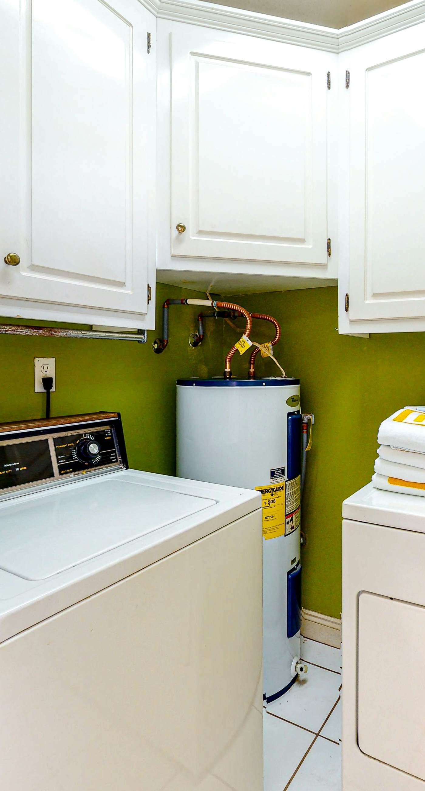 Fantastic beachfront home with full kitchen, central AC, & washer,dryer