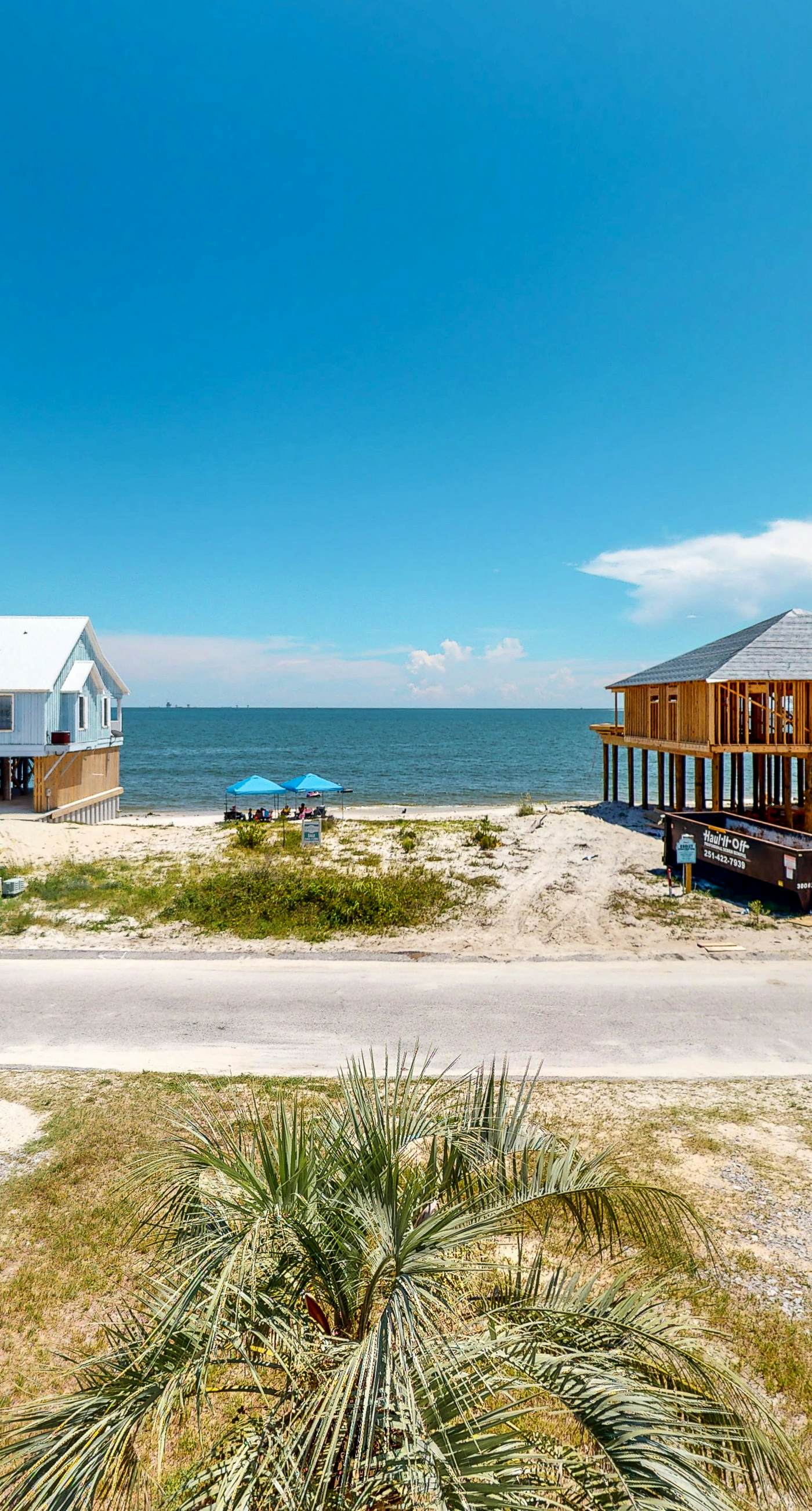 Fantastic beachfront home with full kitchen, central AC, & washer,dryer