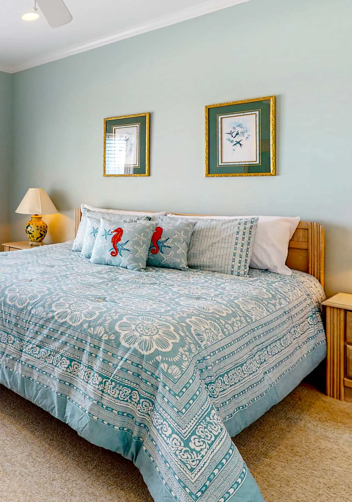 Fantastic beachfront home with full kitchen, central AC, & washer,dryer