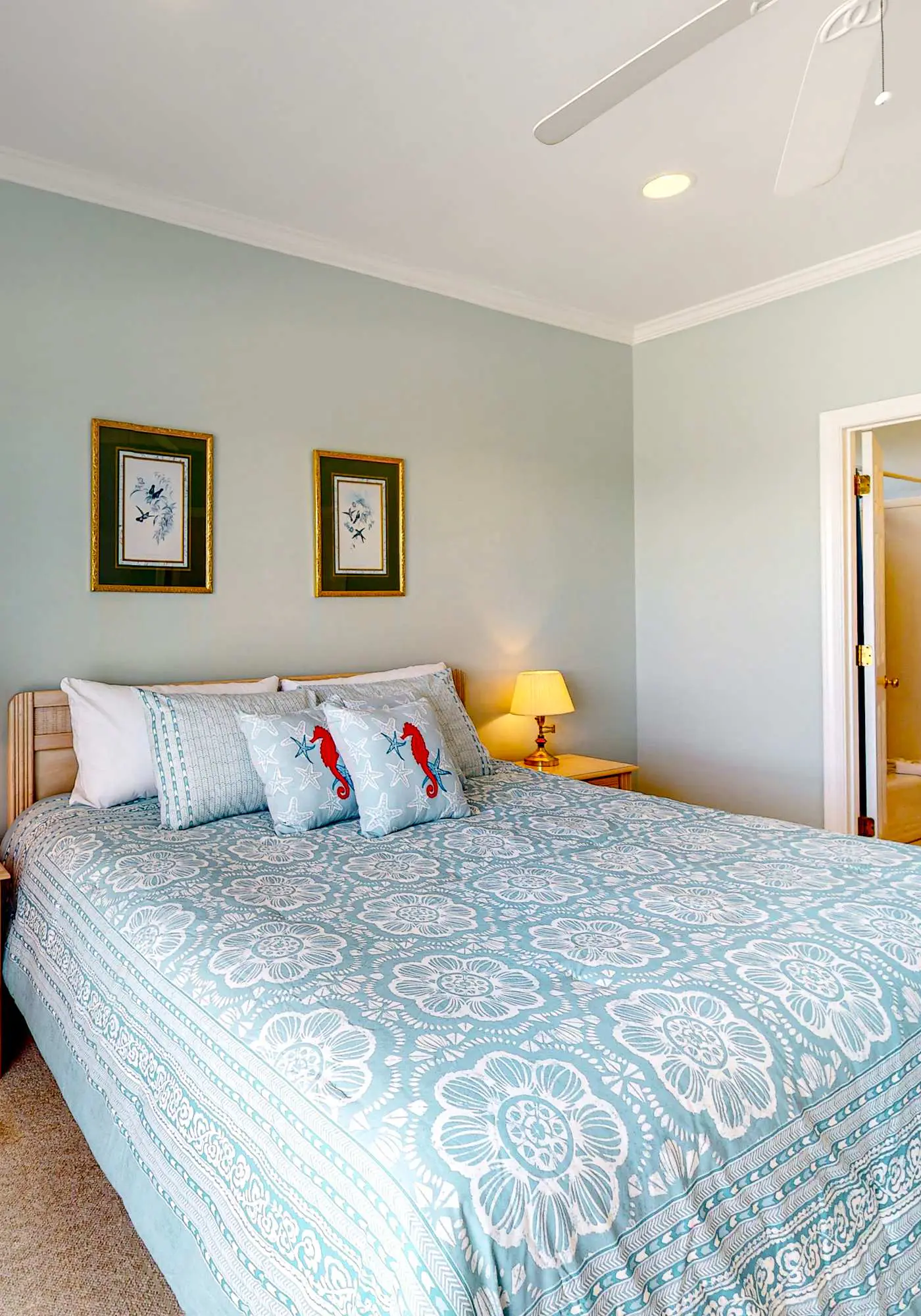 Fantastic beachfront home with full kitchen, central AC, & washer,dryer