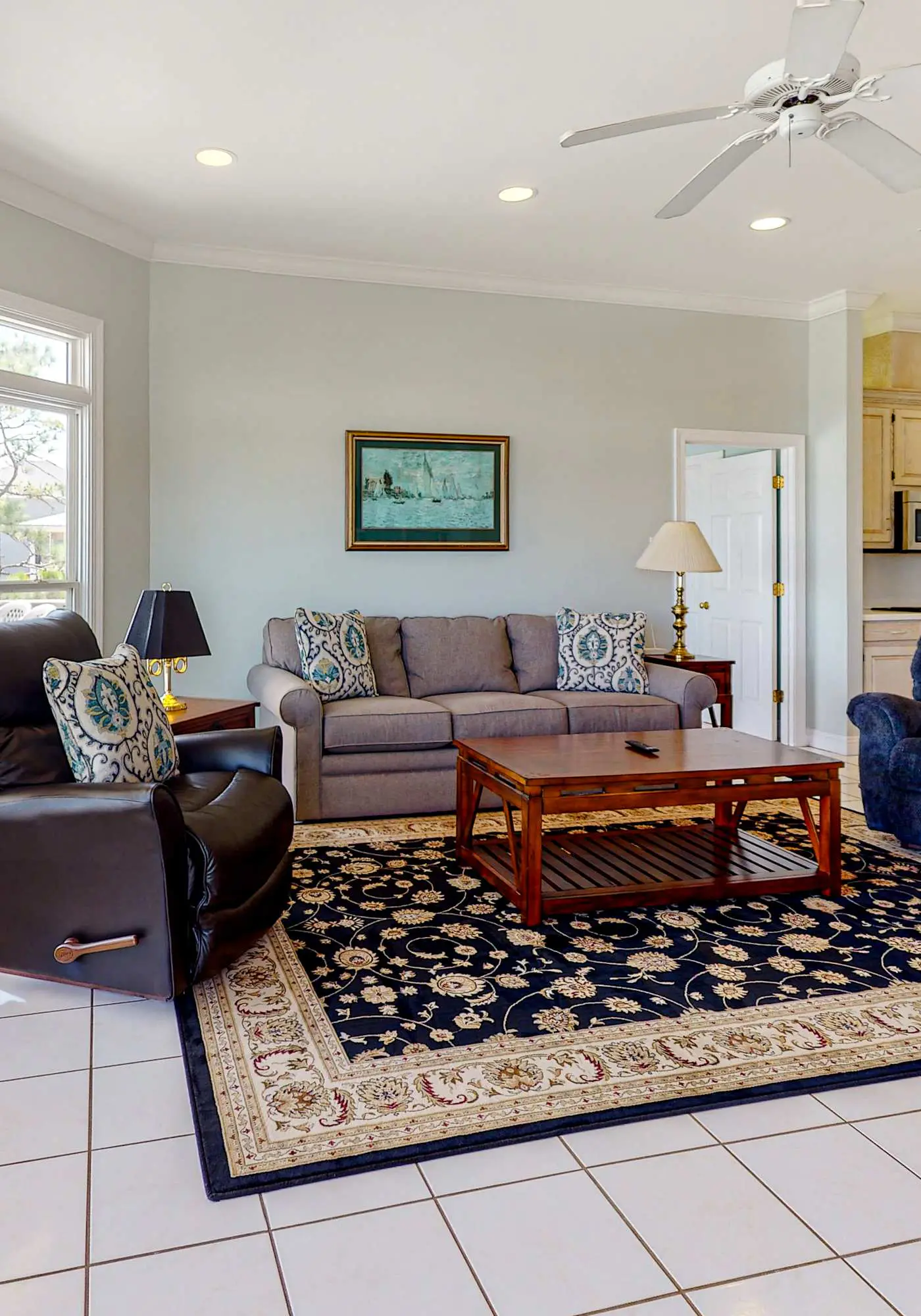 Fantastic beachfront home with full kitchen, central AC, & washer,dryer