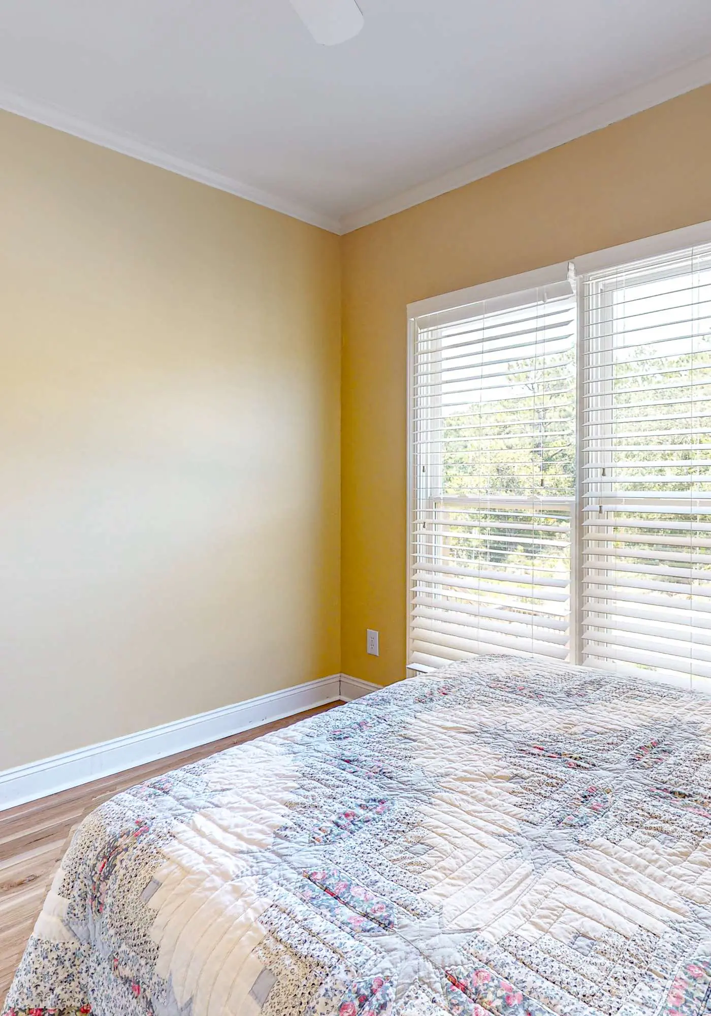 Fantastic beachfront home with full kitchen, central AC, & washer,dryer