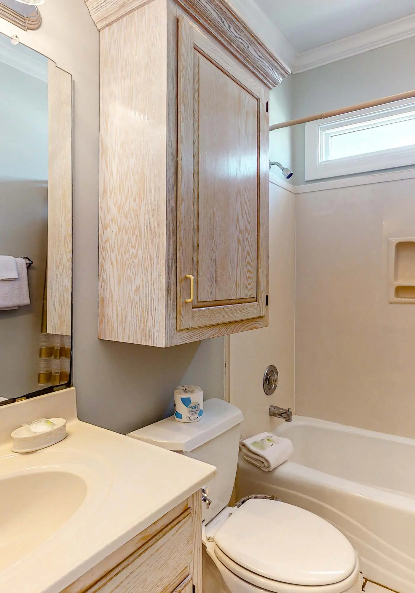 Fantastic beachfront home with full kitchen, central AC, & washer,dryer