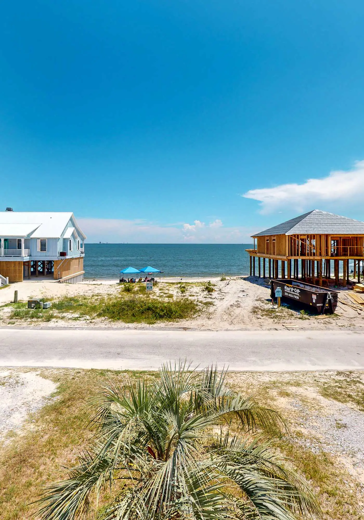 Fantastic beachfront home with full kitchen, central AC, & washer,dryer
