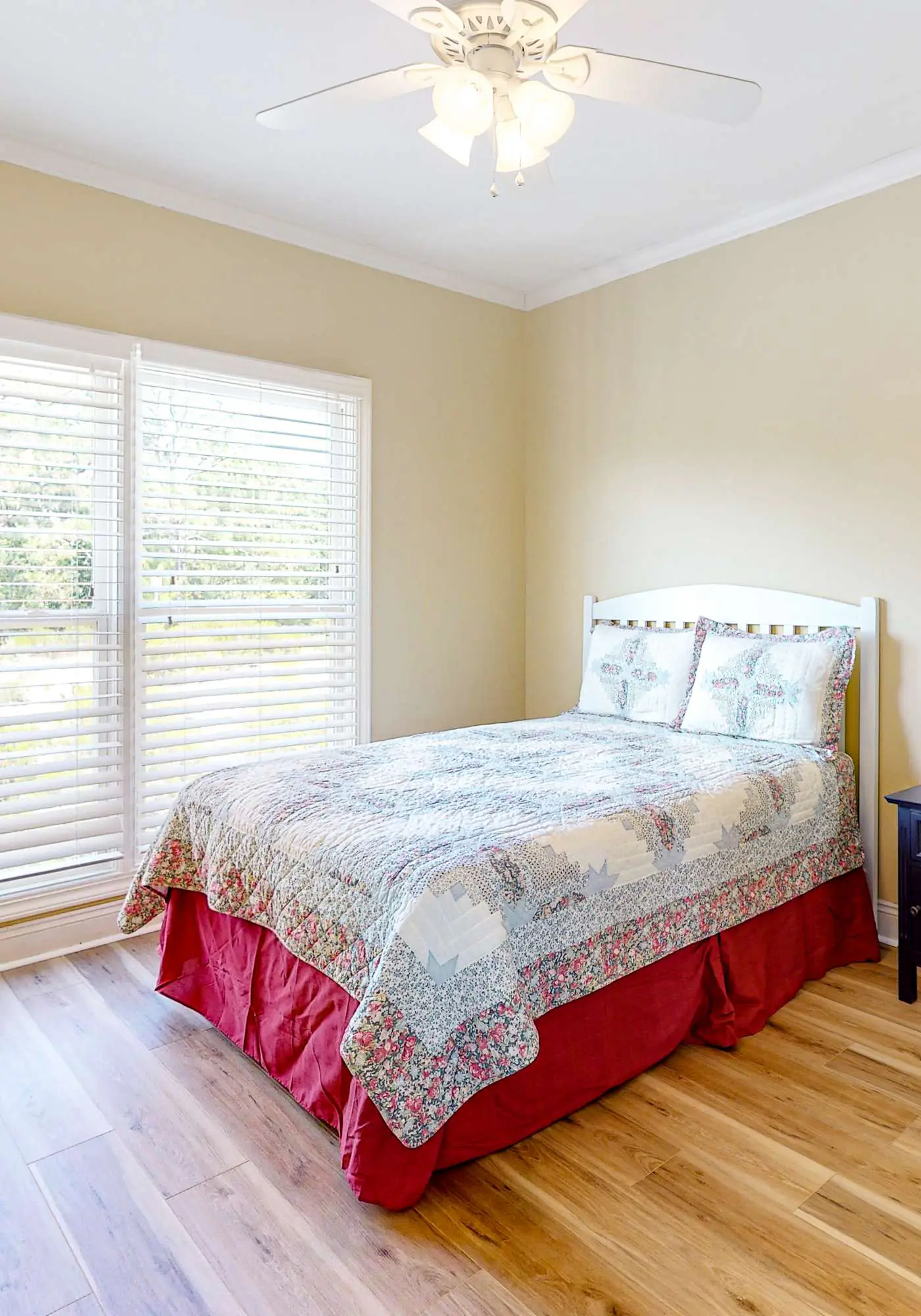 Fantastic beachfront home with full kitchen, central AC, & washer,dryer