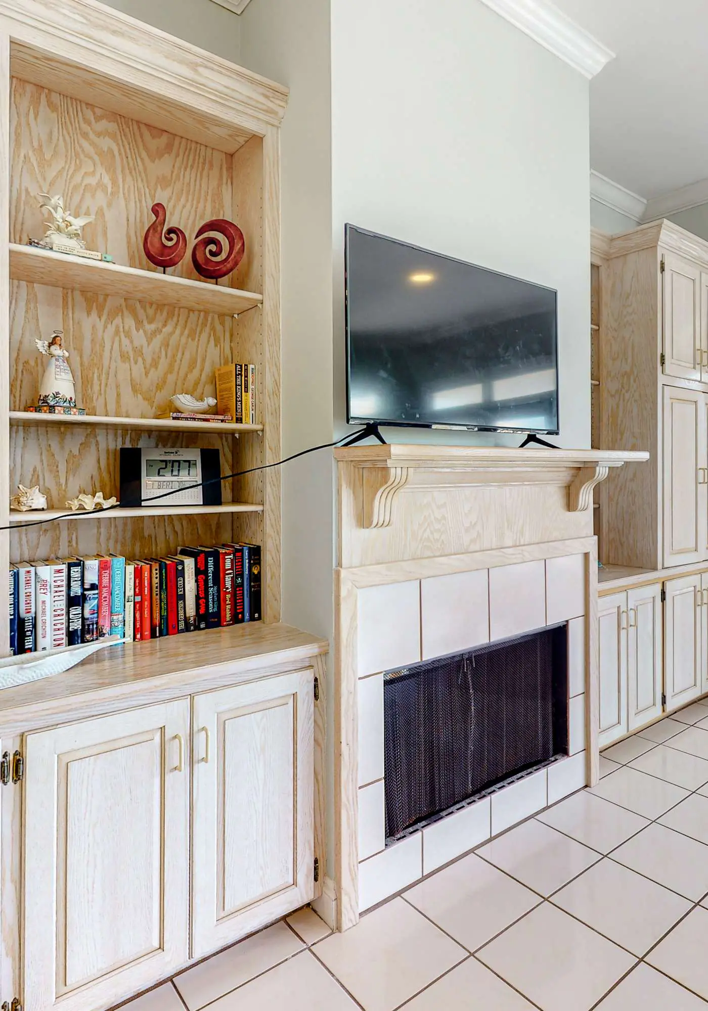 Fantastic beachfront home with full kitchen, central AC, & washer,dryer
