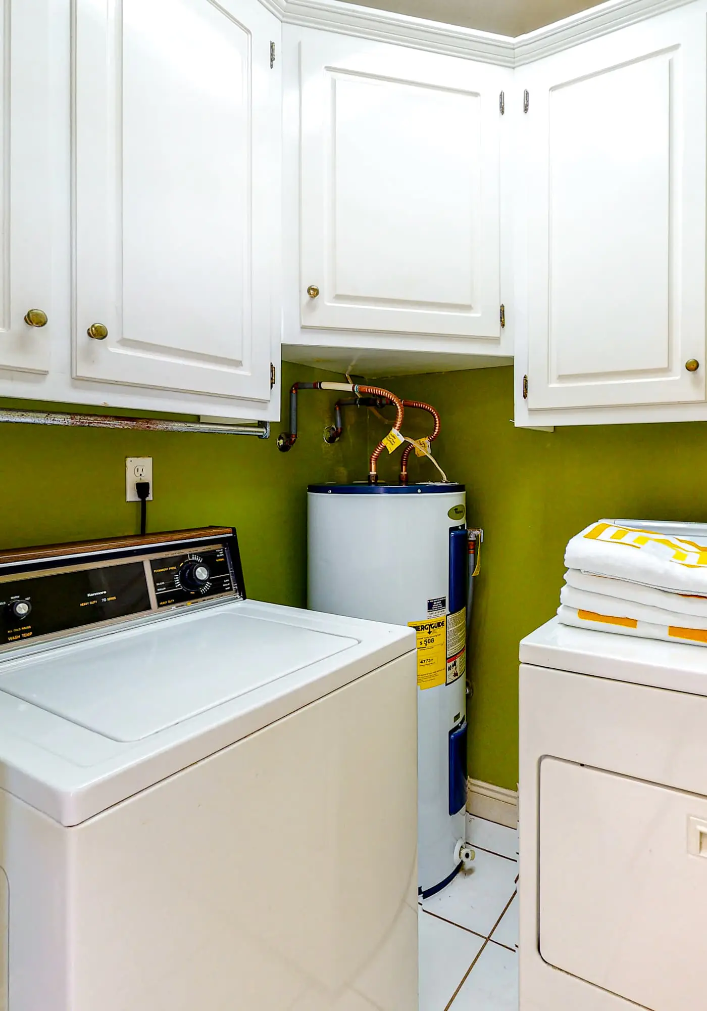 Fantastic beachfront home with full kitchen, central AC, & washer,dryer