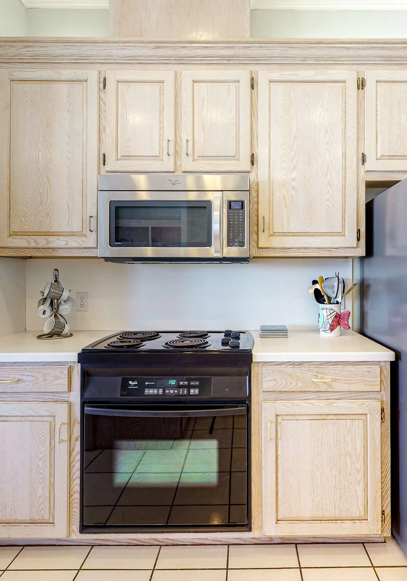Fantastic beachfront home with full kitchen, central AC, & washer,dryer