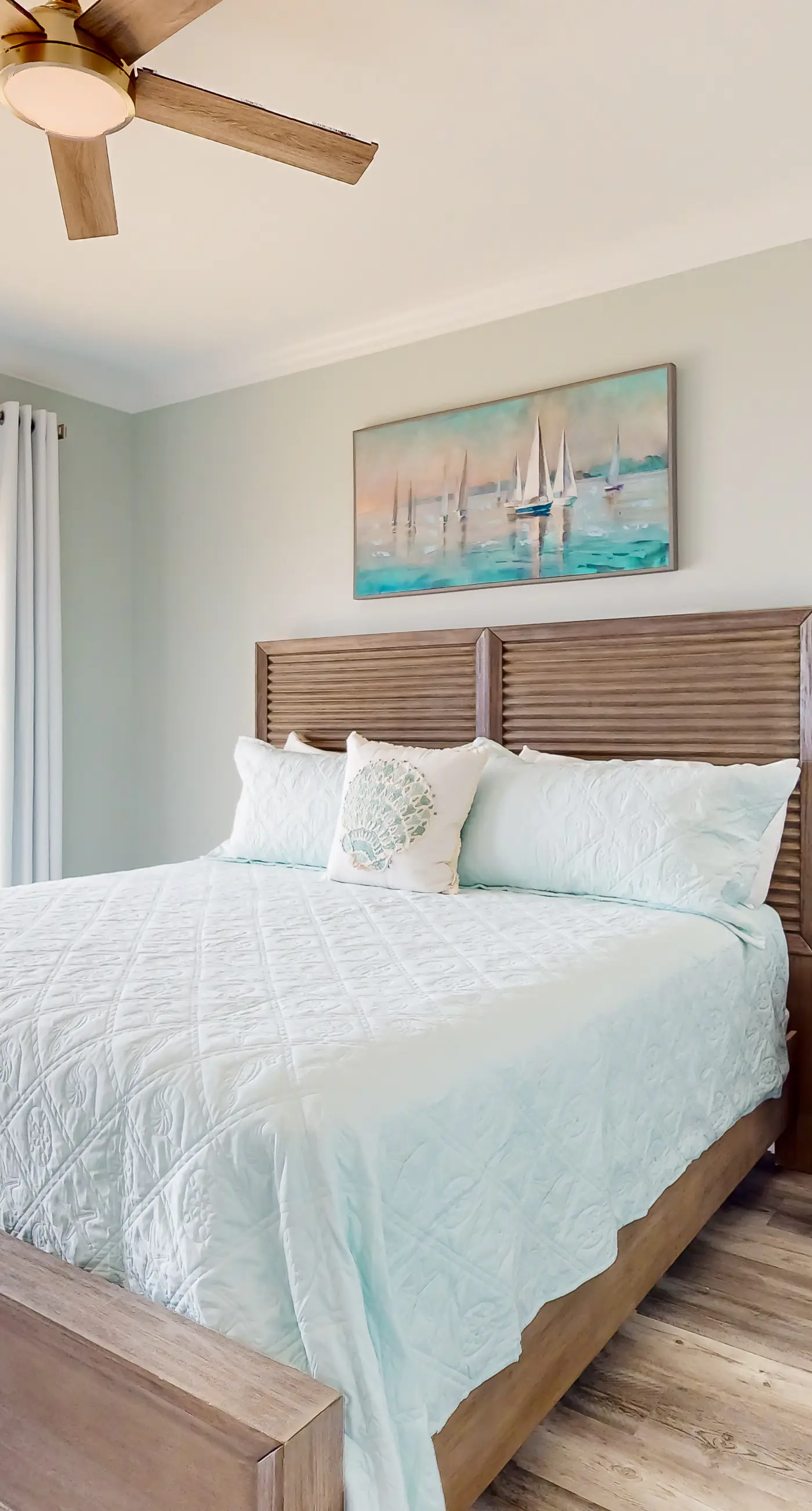 Exquisite oceanfront beach home with hot tub, central AC, balcony, & W&D