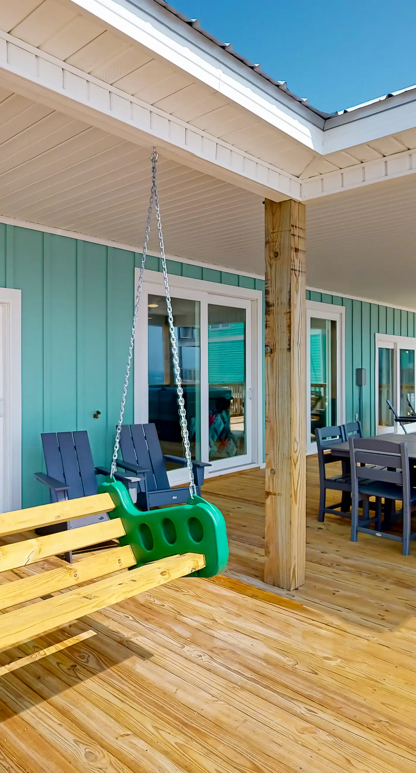 Exquisite oceanfront beach home with hot tub, central AC, balcony, & W&D