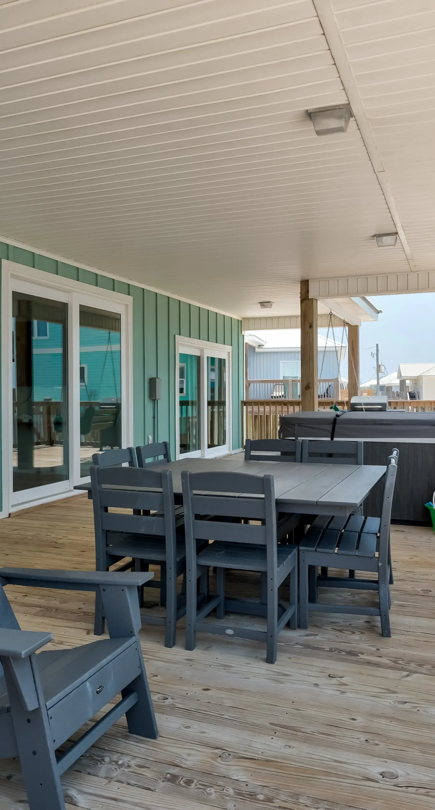 Exquisite oceanfront beach home with hot tub, central AC, balcony, & W&D