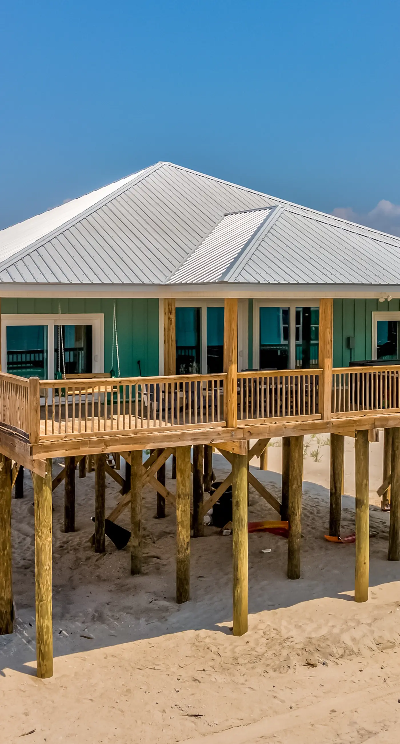 Exquisite oceanfront beach home with hot tub, central AC, balcony, & W&D