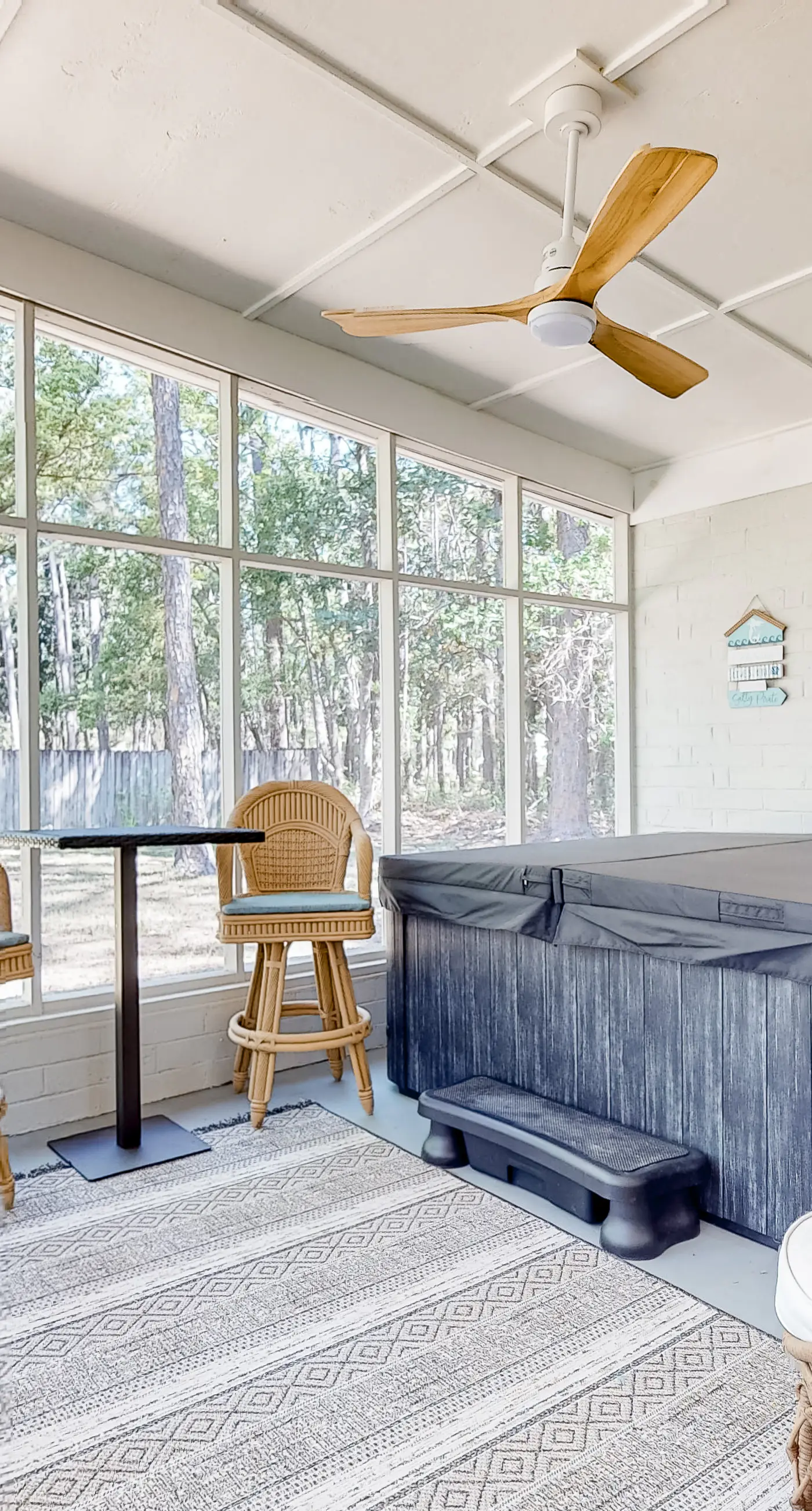 Modern dog-friendly home in the heart of island with hot tub & screened lanai