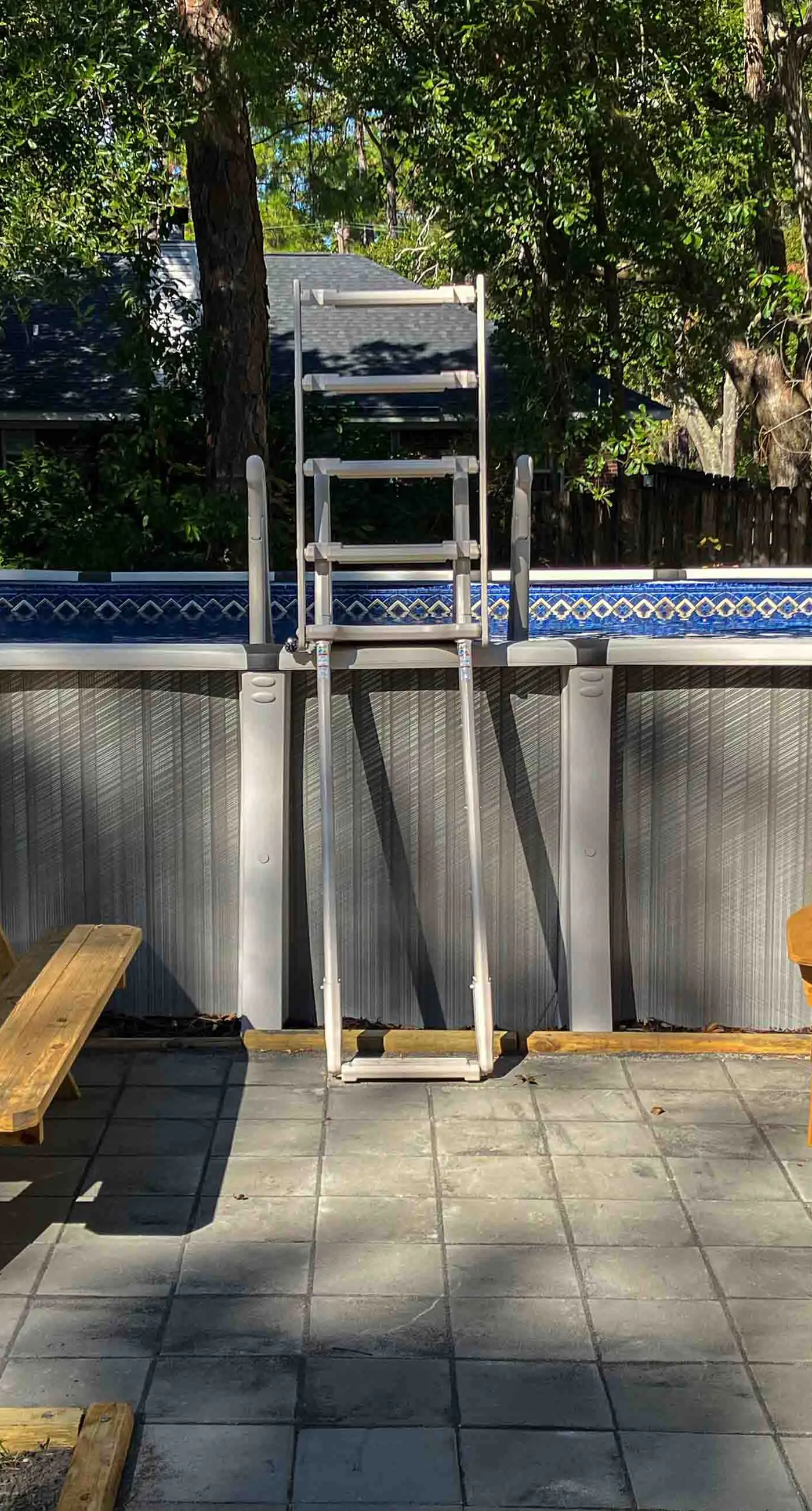 Modern dog-friendly home in the heart of island with hot tub & screened lanai