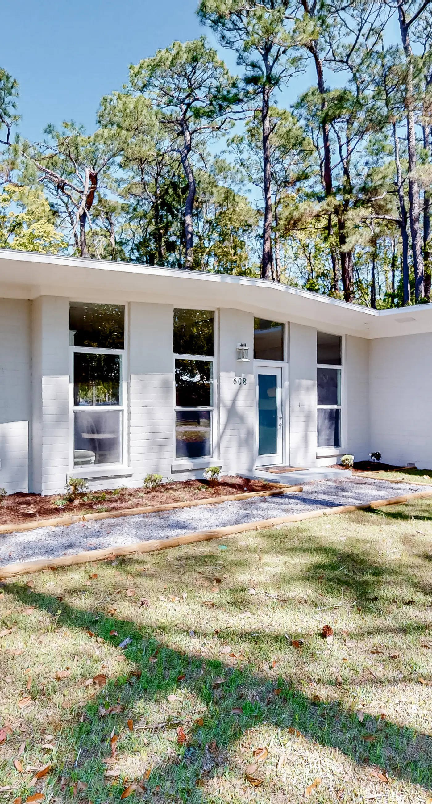 Modern dog-friendly home in the heart of island with hot tub & screened lanai