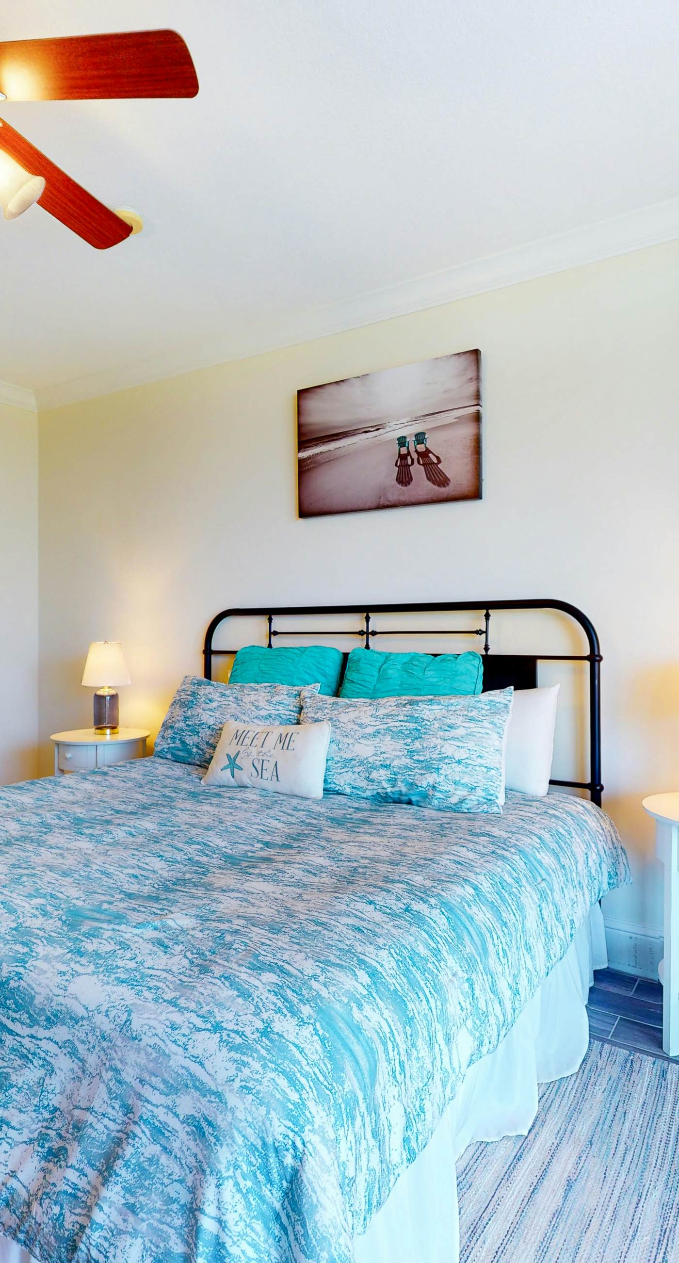 Beachfront condo with pool, hot tub, W/D, sauna, balcony, and tennis court