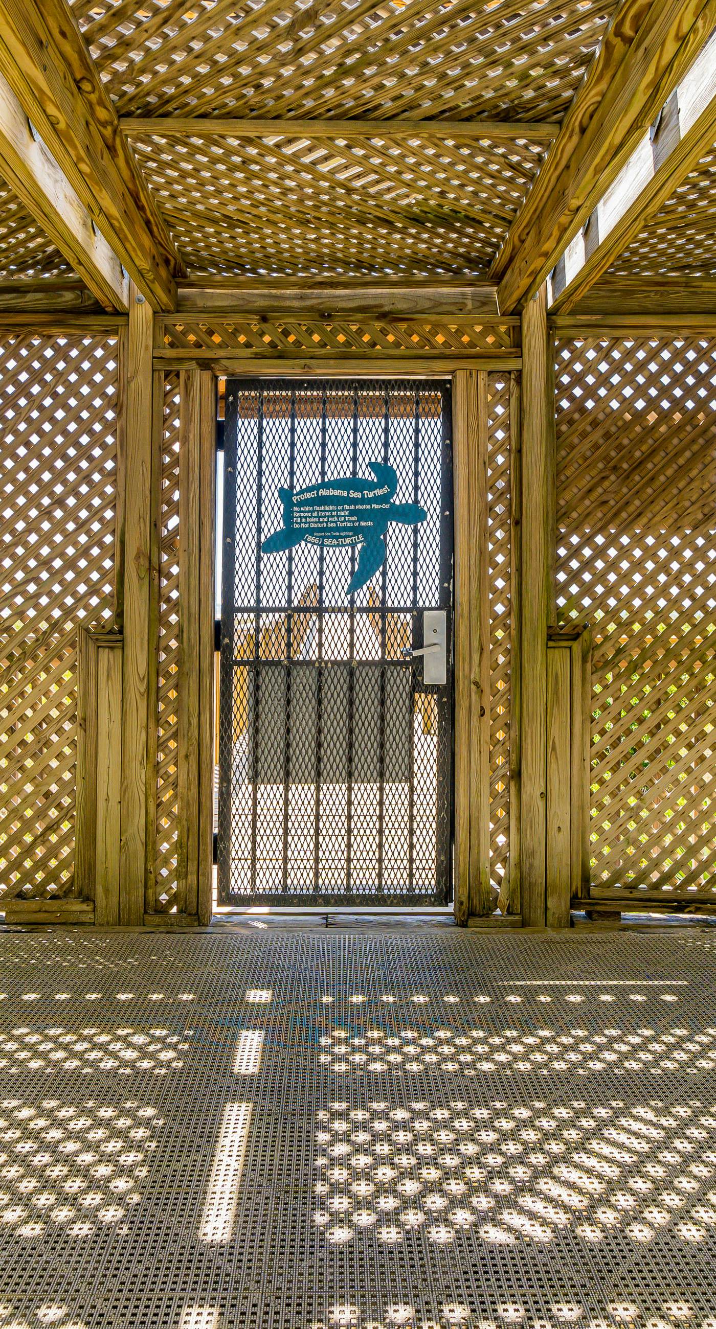 Beachfront condo with pool, hot tub, W/D, sauna, balcony, and tennis court