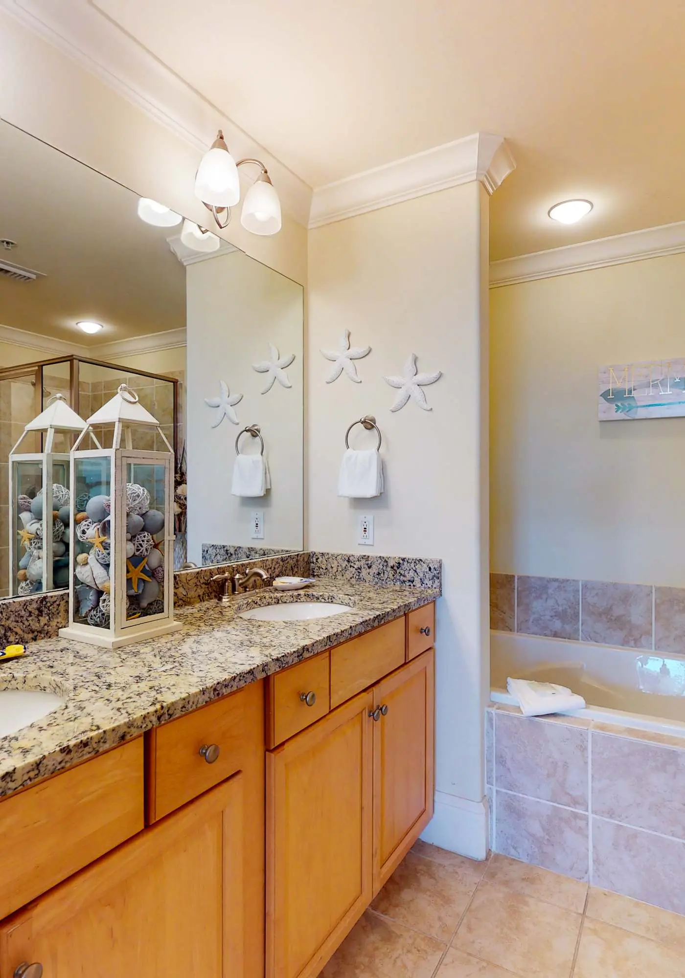 Beachfront condo with pool, hot tub, W/D, sauna, balcony, and tennis court