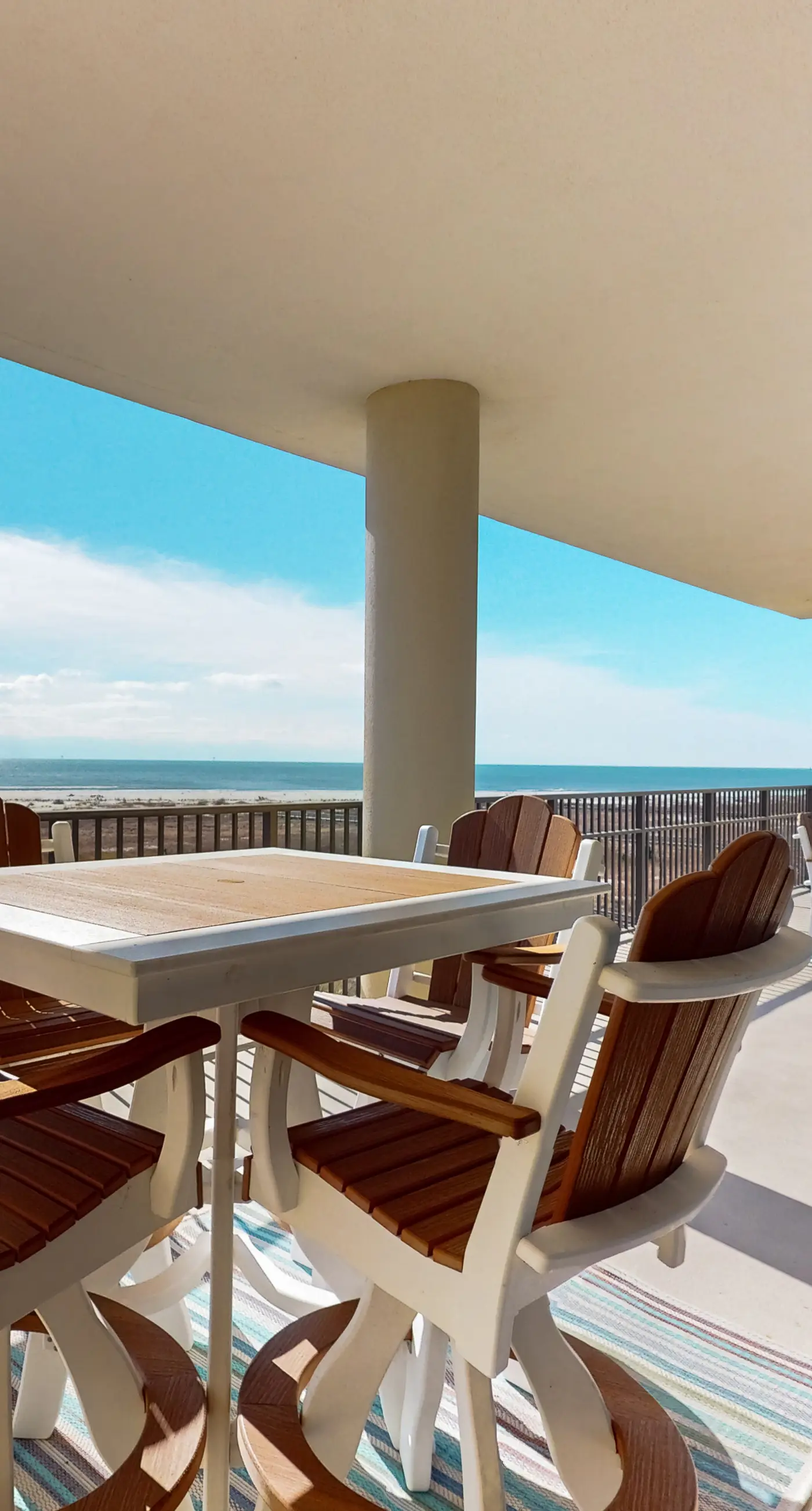 Beachfront condo with indoor & outdoor pools, hot tub, fitness center, tennis