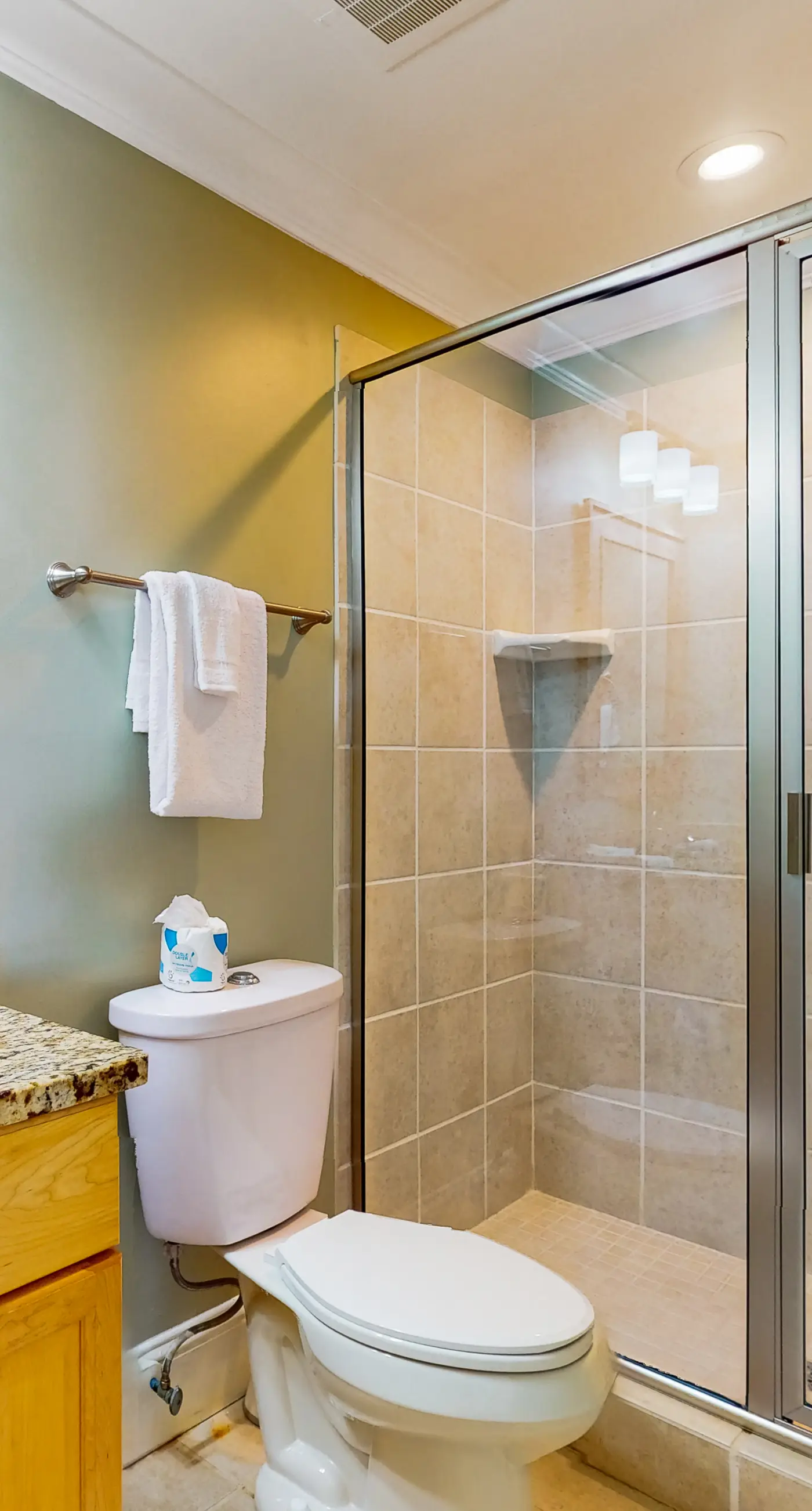Beachfront condo with indoor & outdoor pools, hot tub, fitness center, tennis